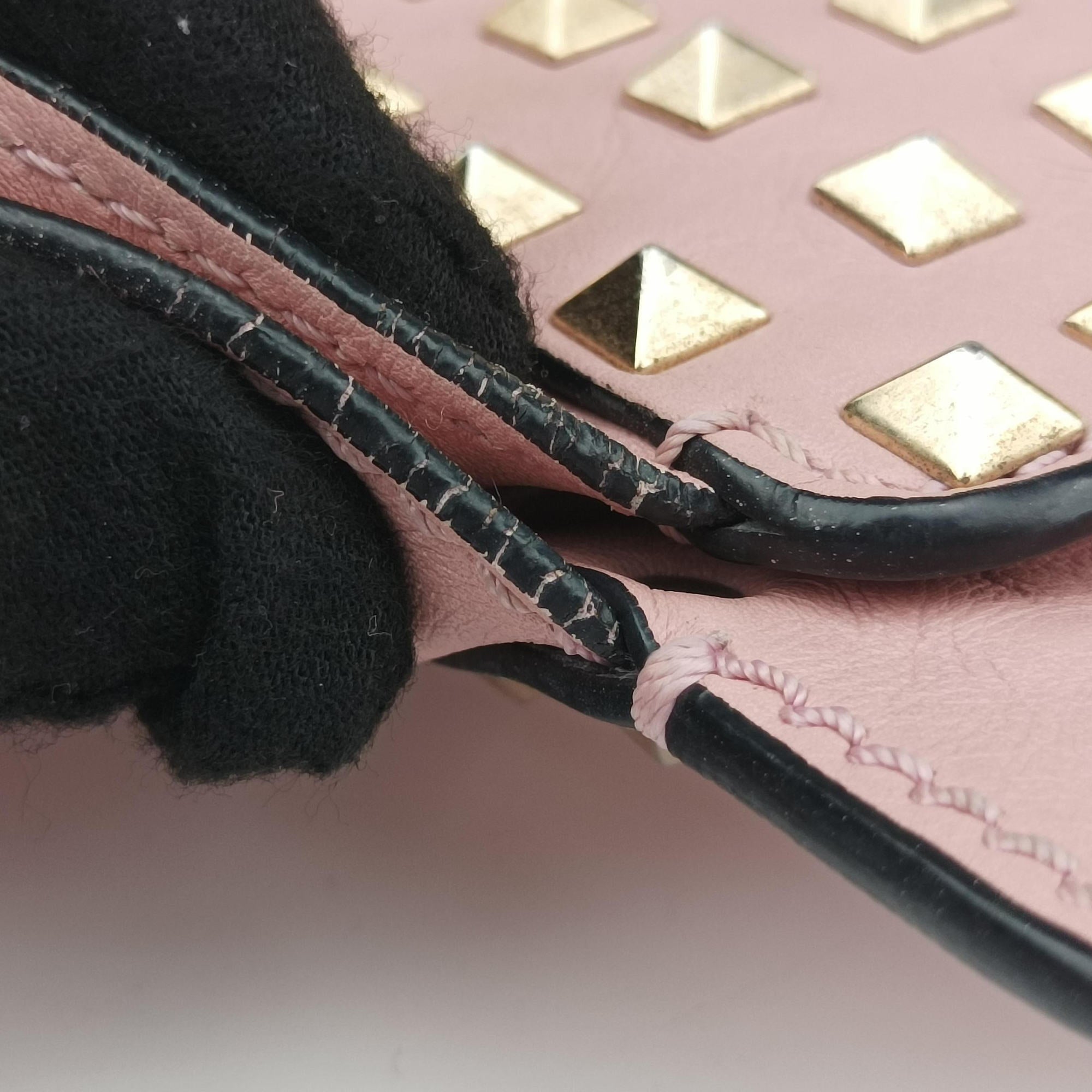 Secondhand Valentino Rockstud Pink leather  handbag | stylenewstar