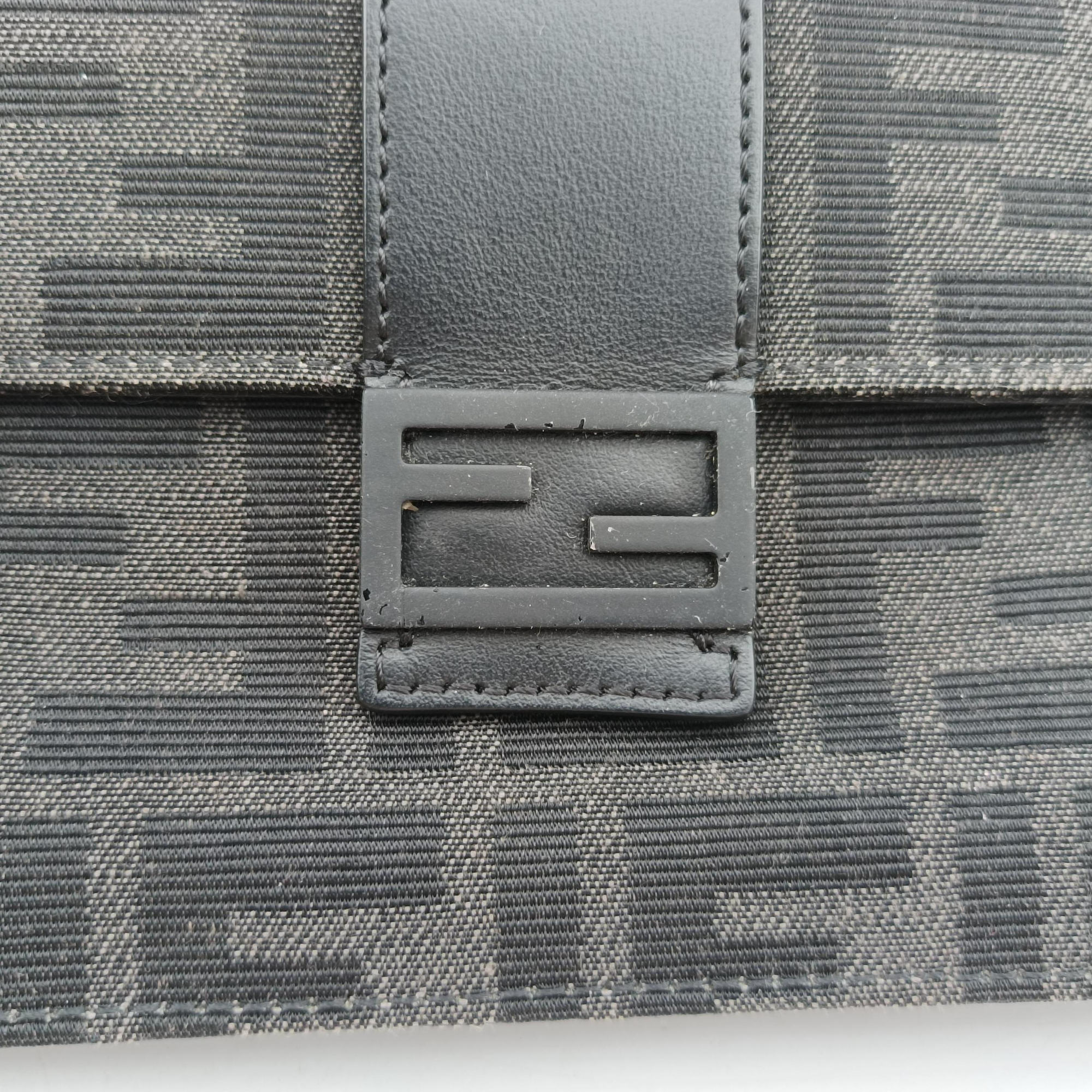 Pre-owned Fendi FF Logo Baguette slim Black x Gray canvas×Leather 7M0295 shoulderbag | stylenewstar