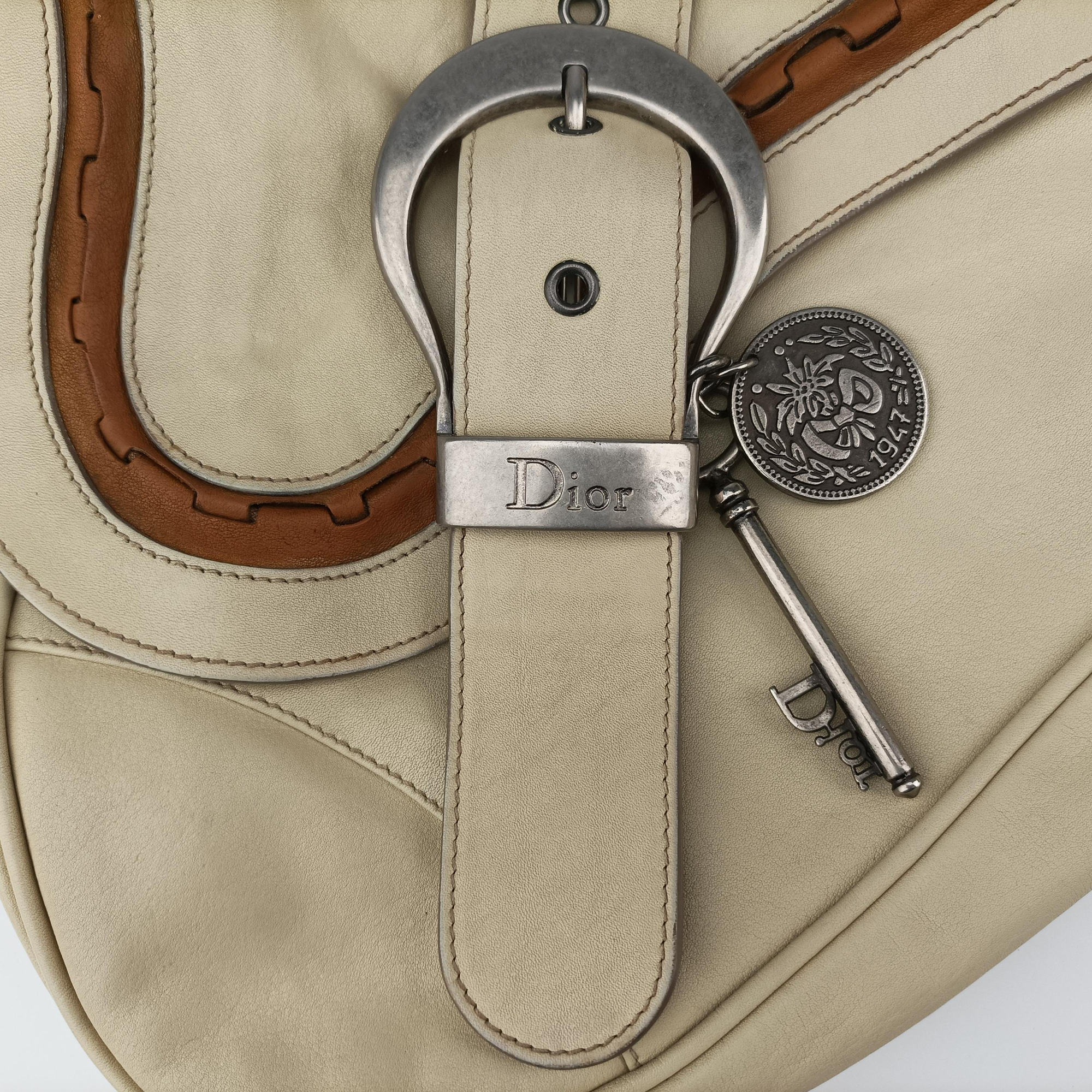 Secondhand Christian Dior Gaucho Beige Leather  shoulderbag | stylenewstar
