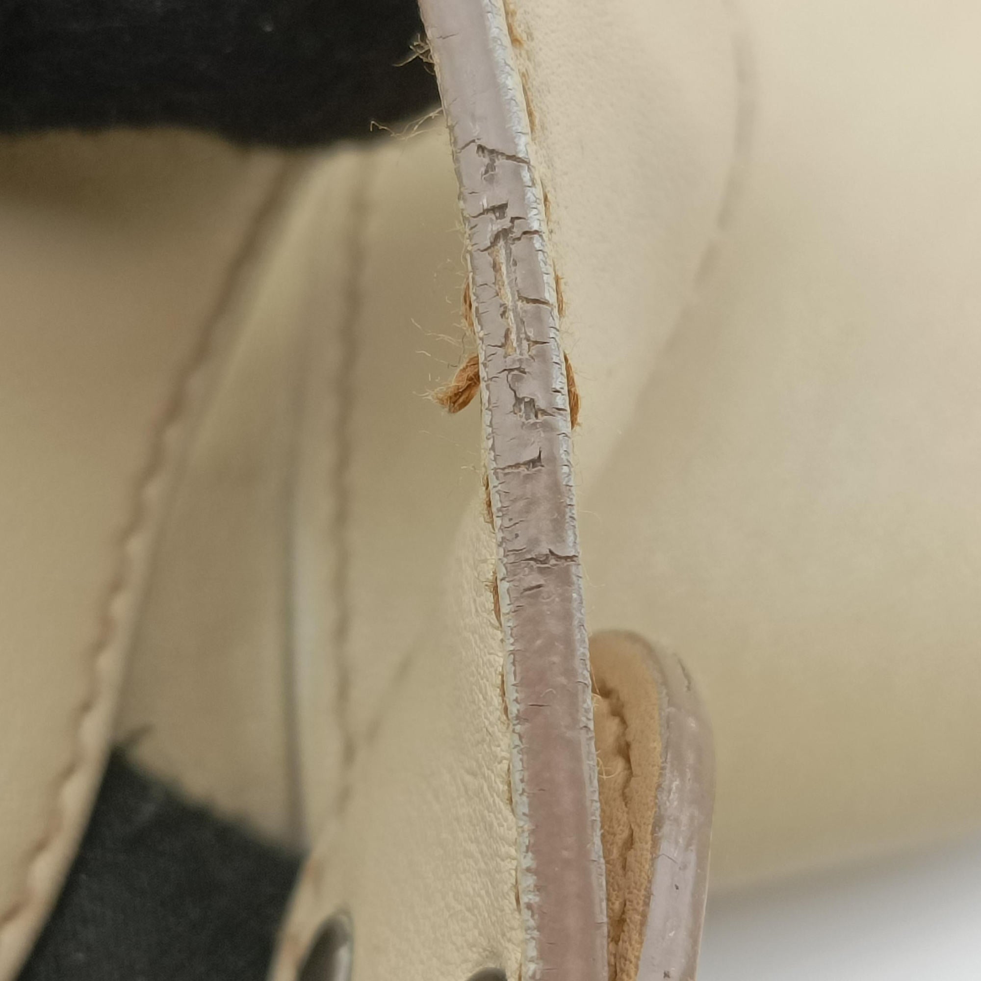 Secondhand Christian Dior Gaucho Beige Leather  shoulderbag | stylenewstar
