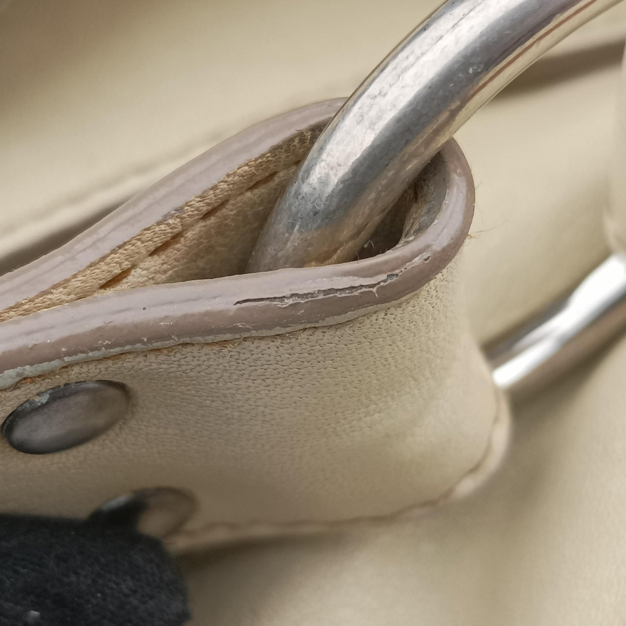 Secondhand Christian Dior Gaucho Beige Leather  shoulderbag | stylenewstar
