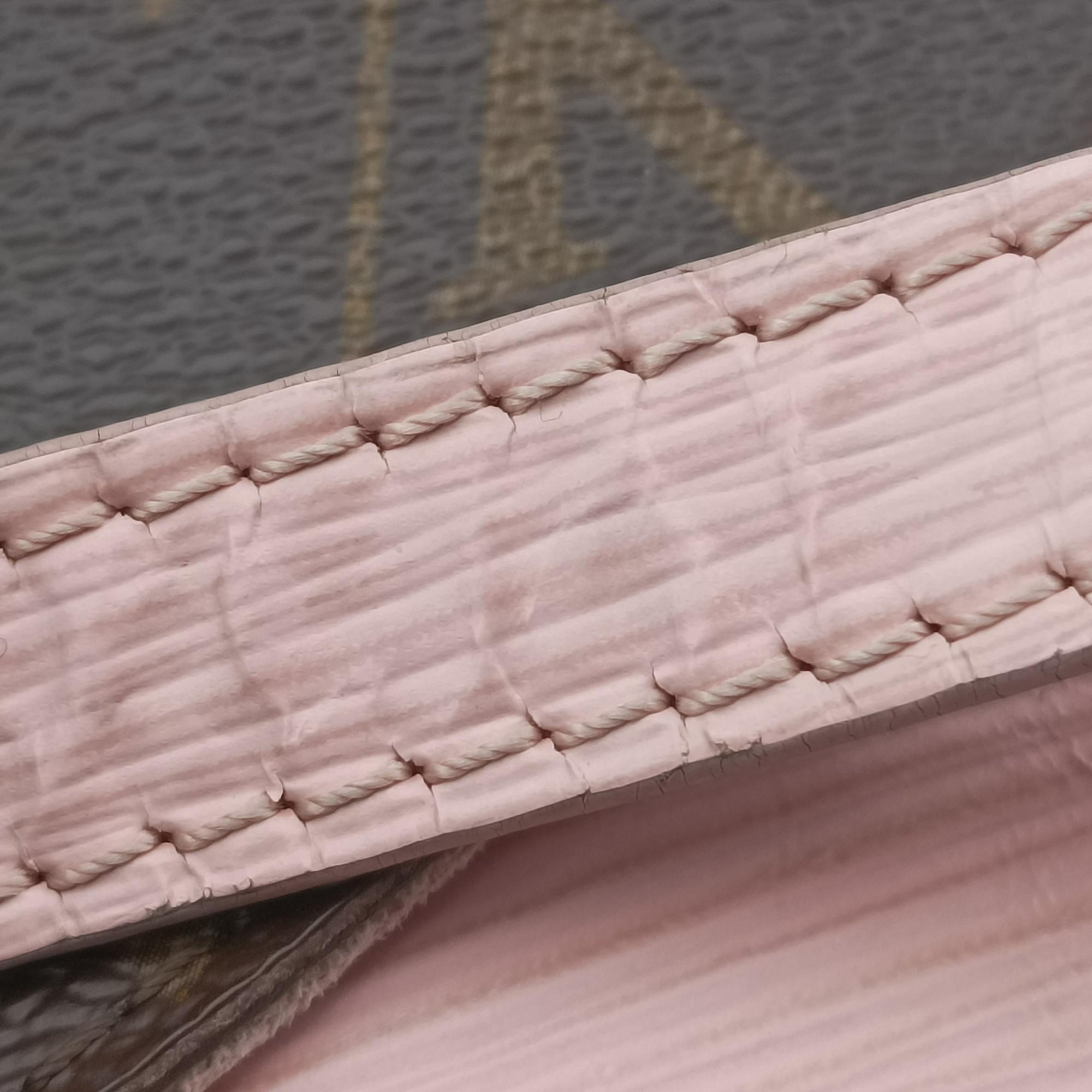 Pre-owned Louis Vuitton SAINT MICHEL Monogram×Rose Ballerine Monogram Canvas×epi M44033 shoulderbag | stylenewstar