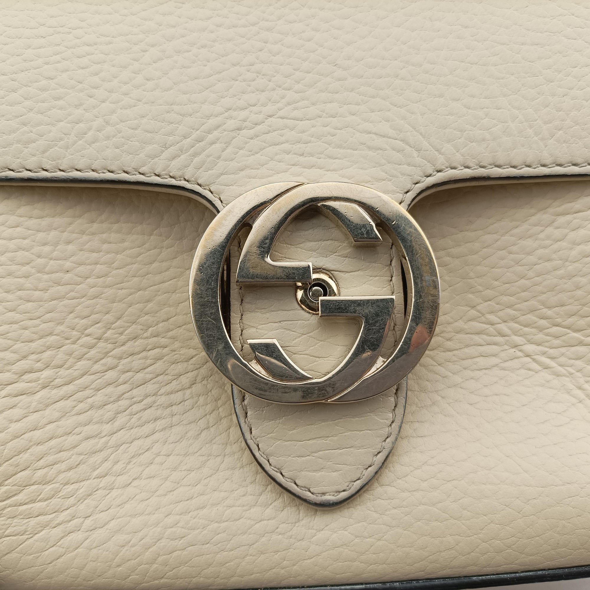 Pre-owned Gucci Interlocking G Ivory Leather 607720 shoulderbag | stylenewstar