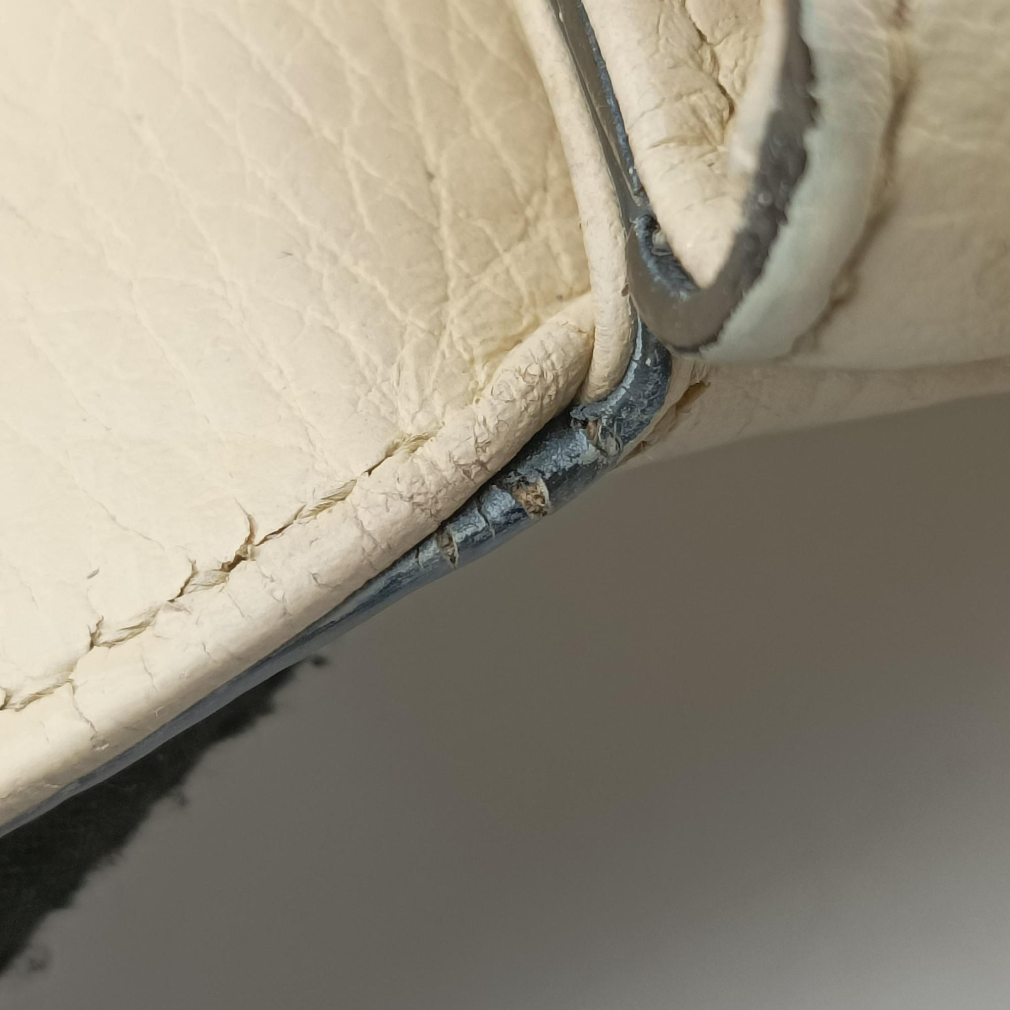 Pre-owned Gucci Interlocking G Ivory Leather 607720 shoulderbag | stylenewstar