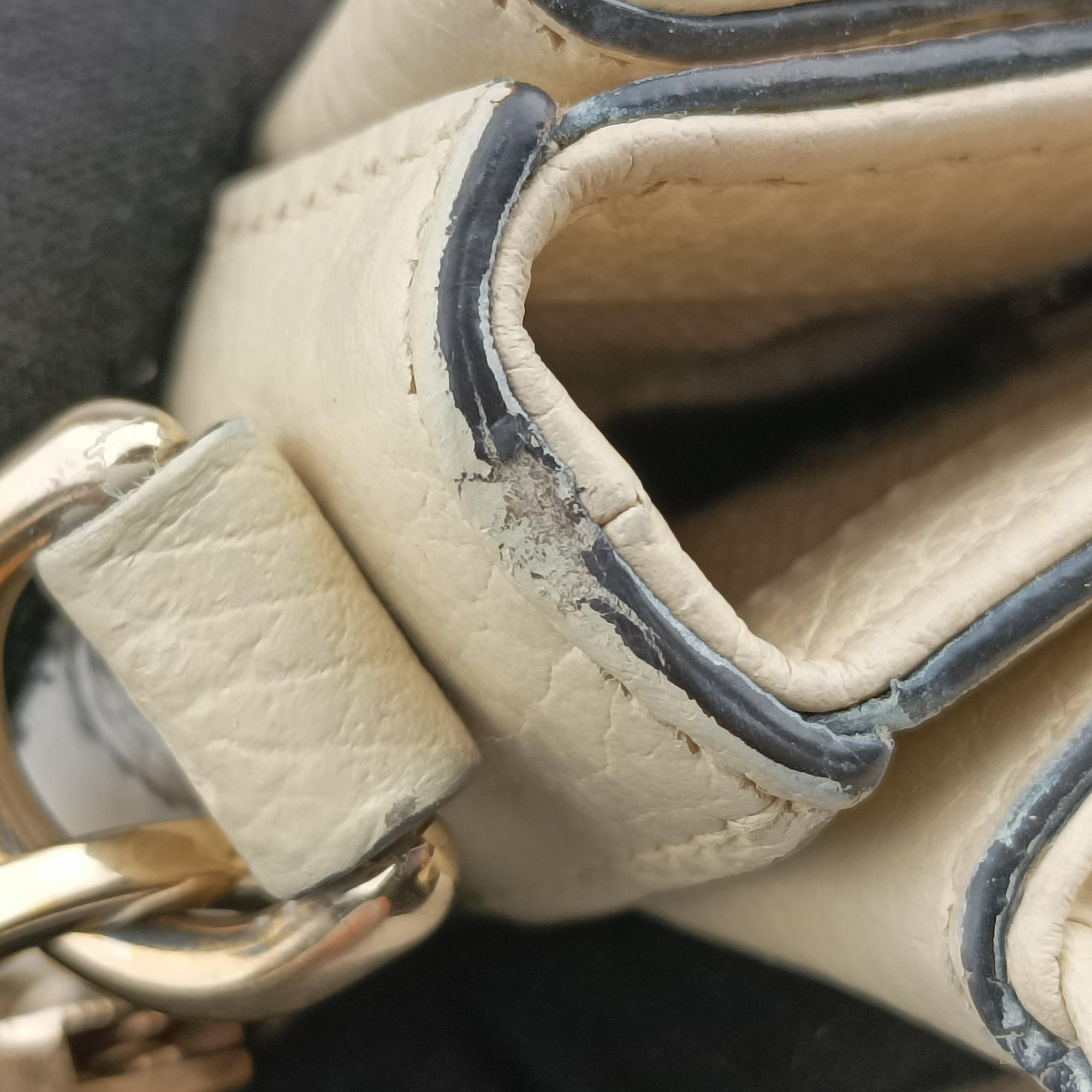 Pre-owned Gucci Interlocking G Ivory Leather 607720 shoulderbag | stylenewstar