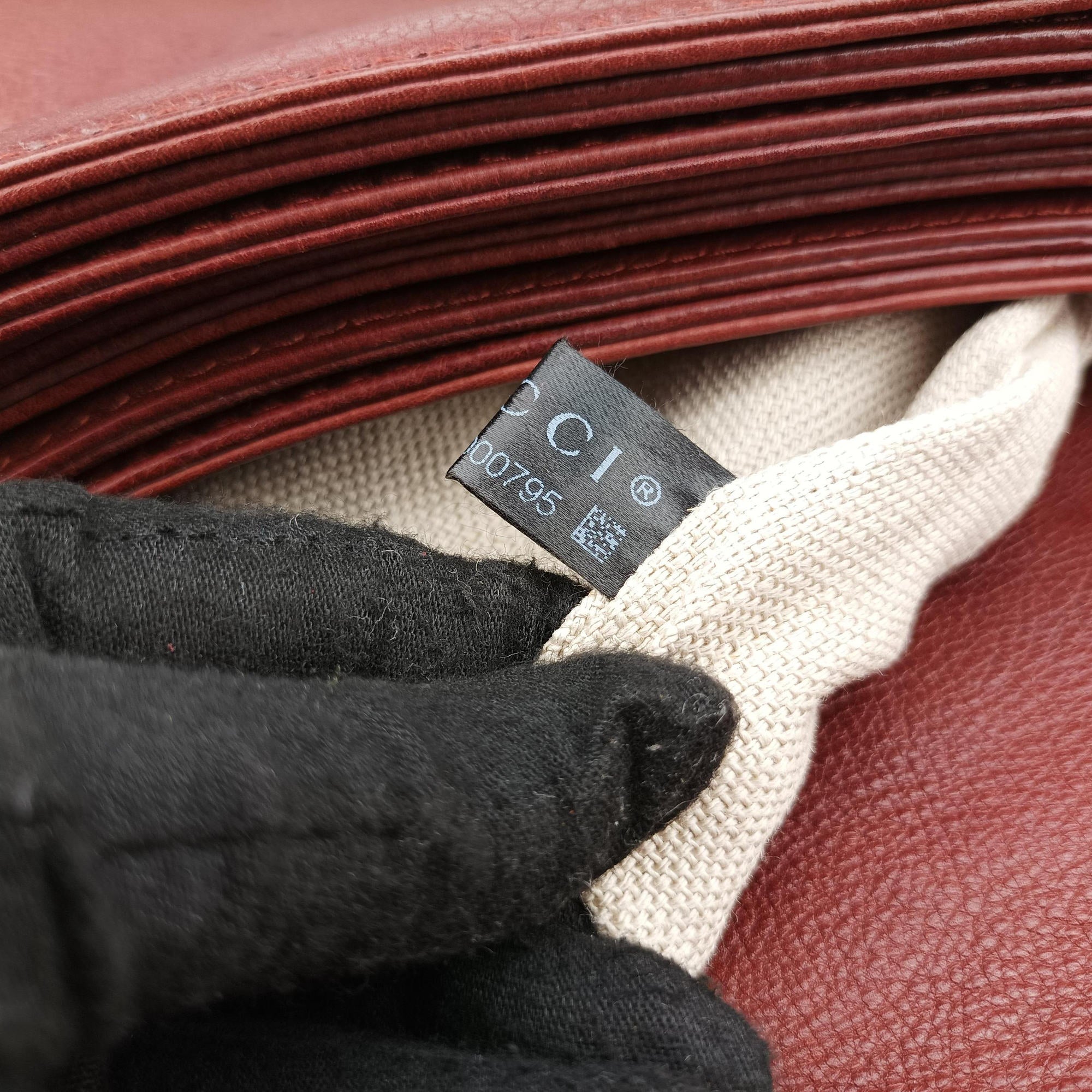 Secondhand Gucci Marrakech Messenger Red Leather 257024 shoulderbag | stylenewstar