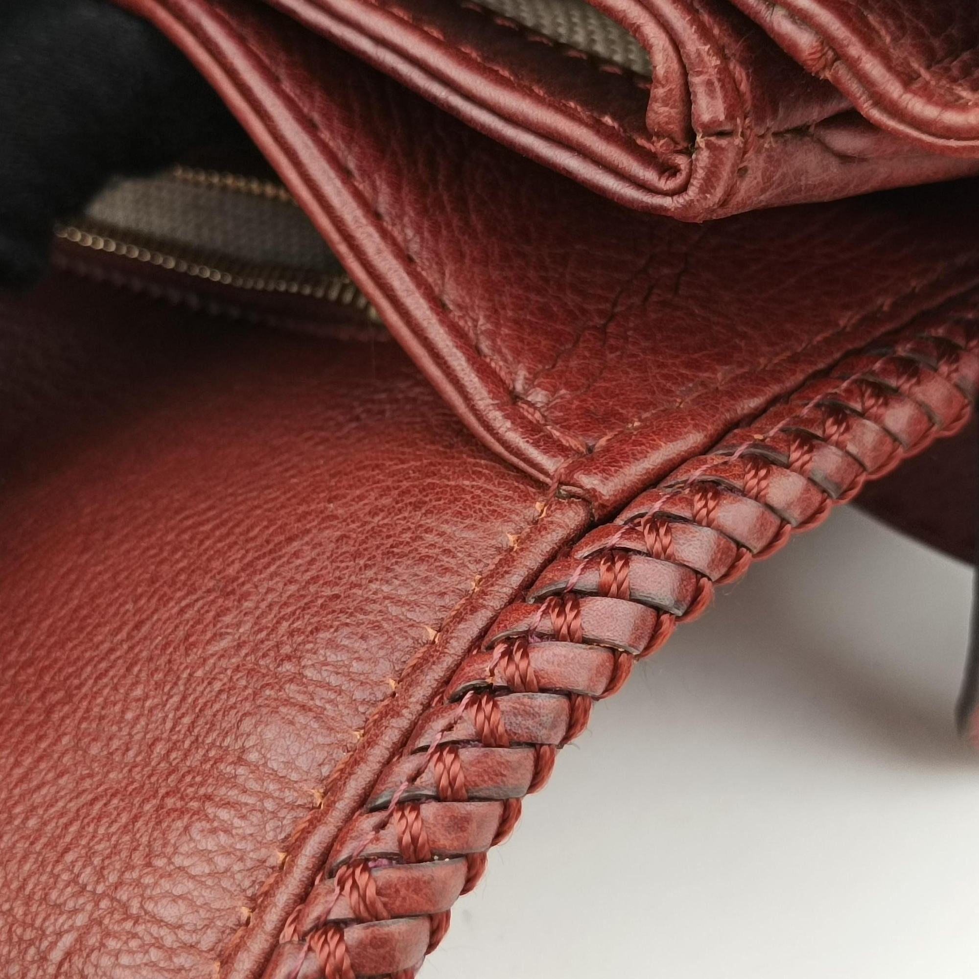 Secondhand Gucci Marrakech Messenger Red Leather 257024 shoulderbag | stylenewstar