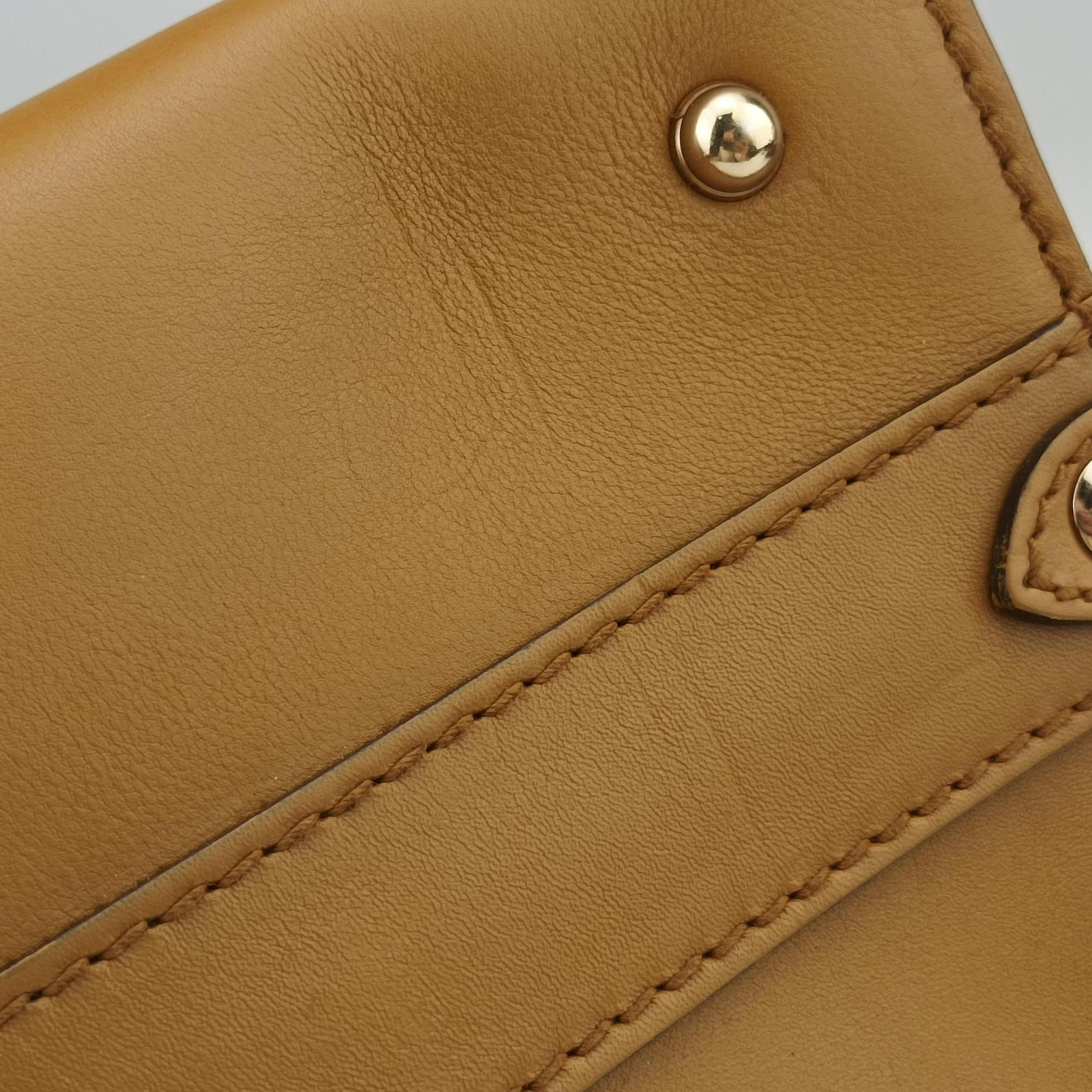 Pre-owned Gucci Stirrup Brown Leather 277514 handbag | stylenewstar