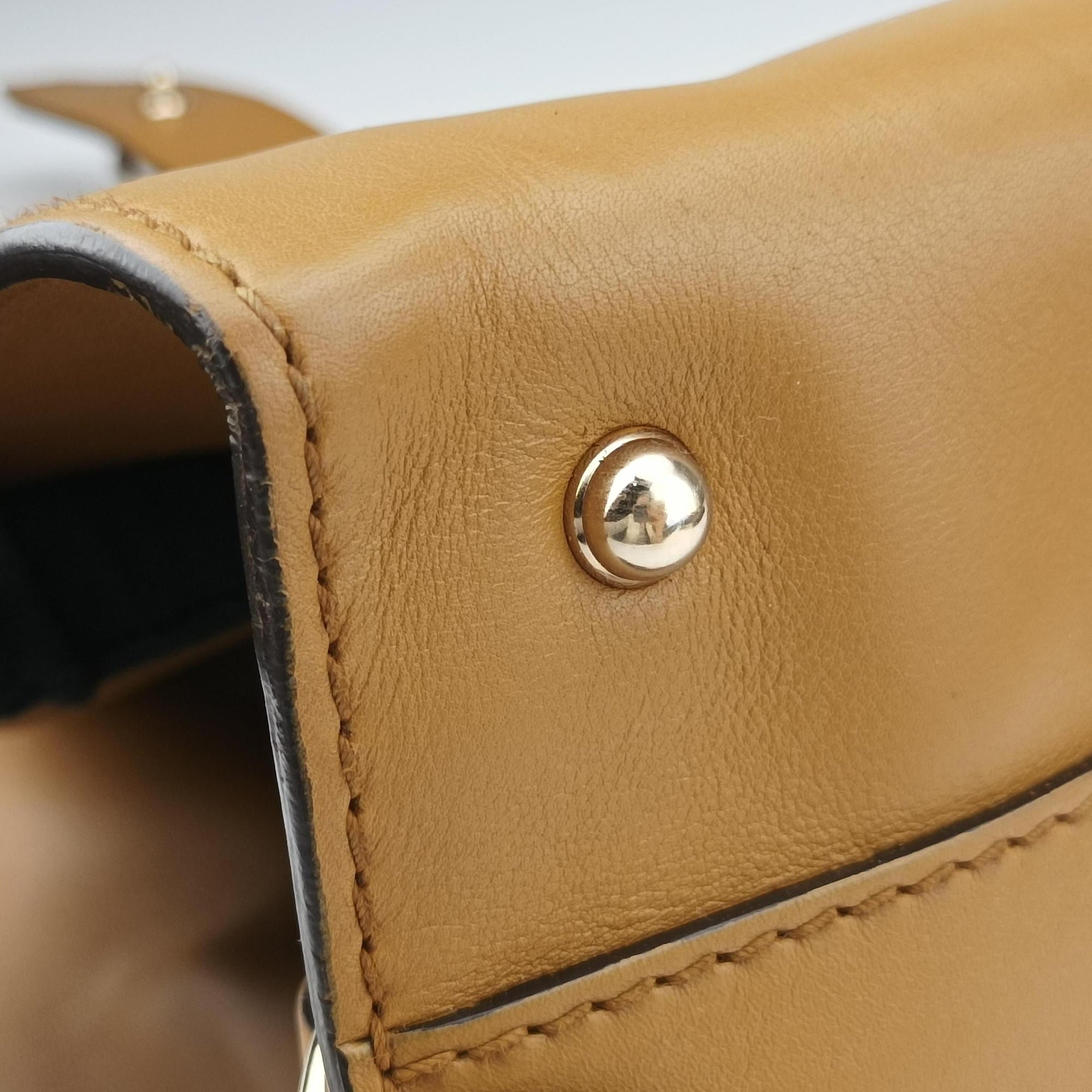 Pre-owned Gucci Stirrup Brown Leather 277514 handbag | stylenewstar