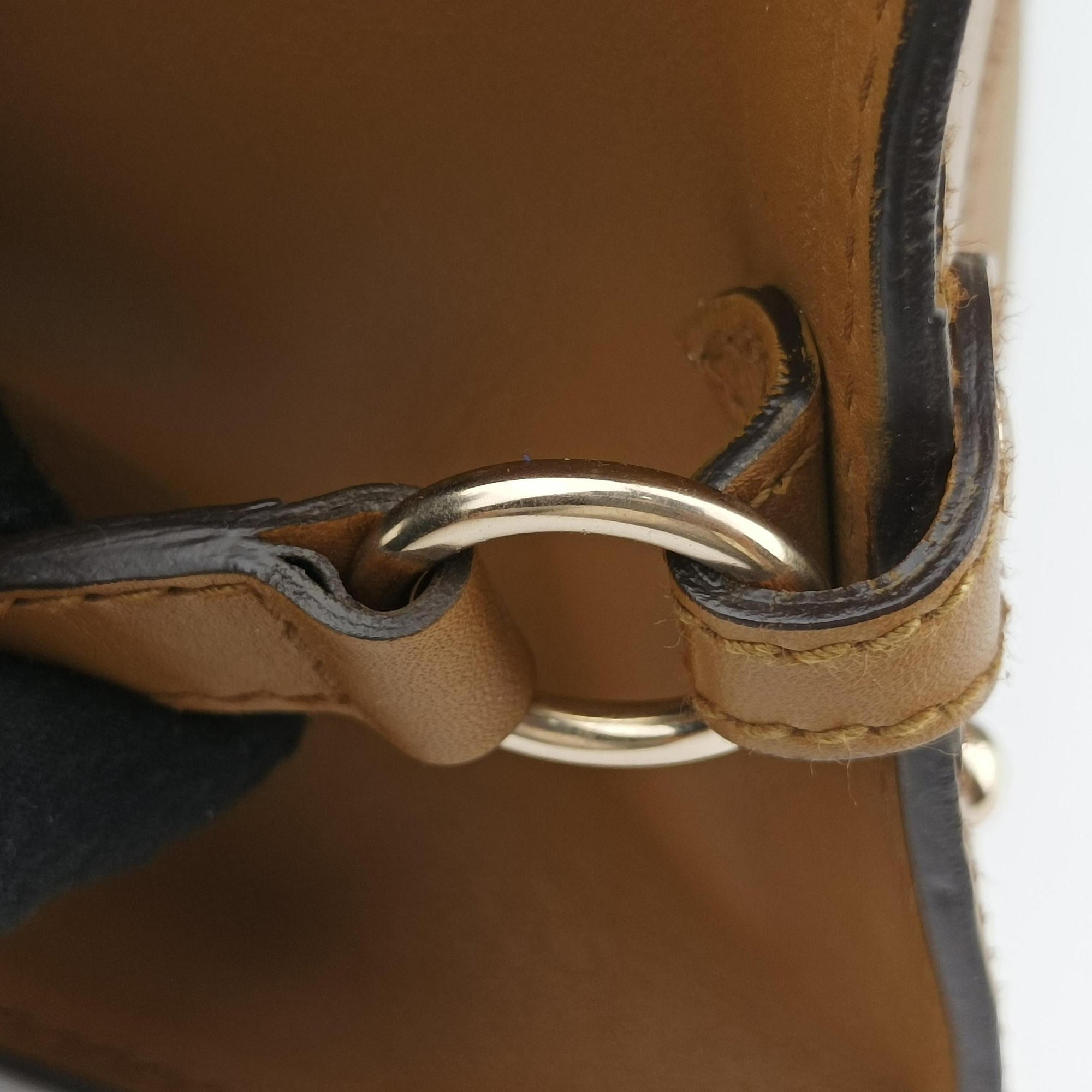 Pre-owned Gucci Stirrup Brown Leather 277514 handbag | stylenewstar