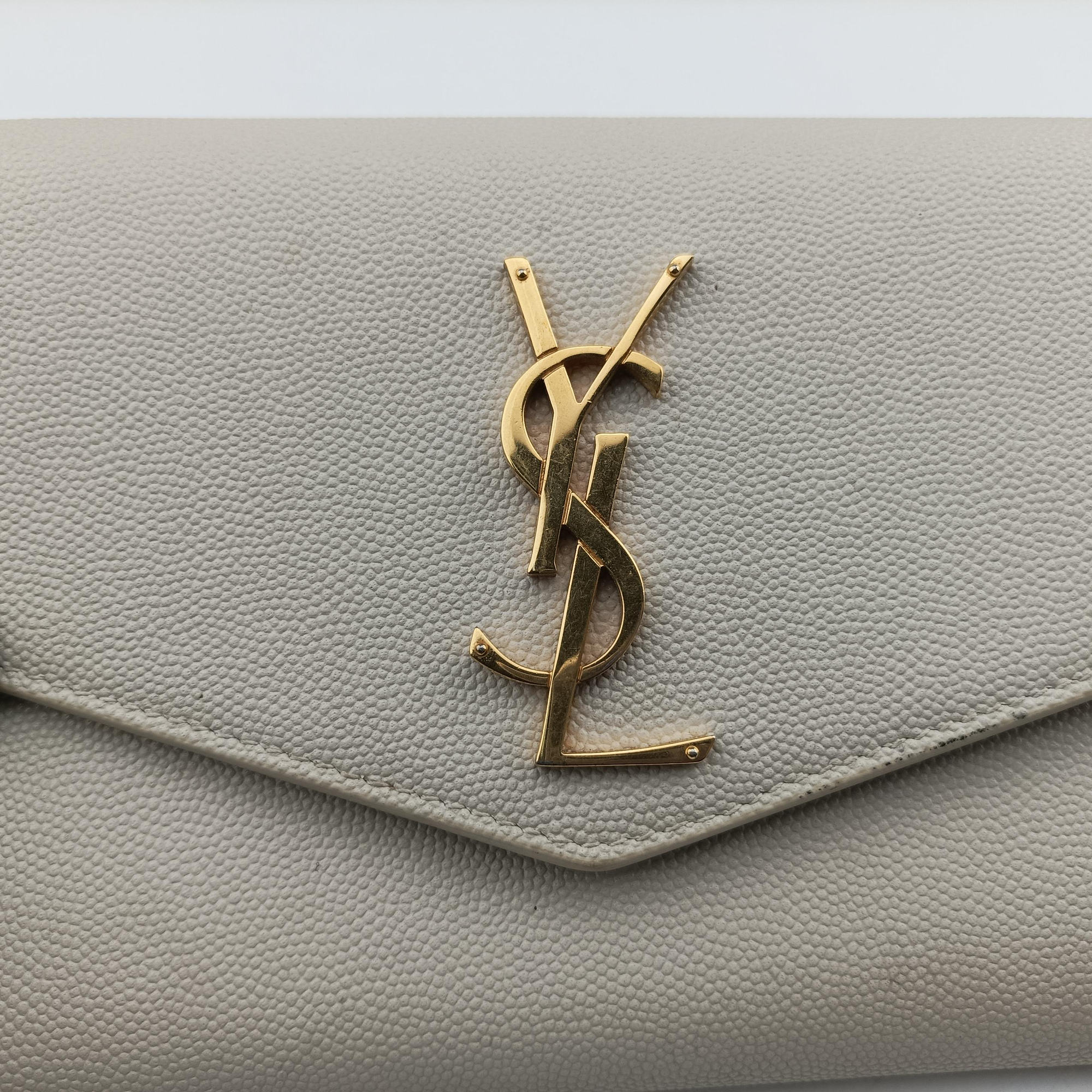 Pre-owned Yves Saint Laurent Uptown White Caviar Skin 607788 shoulderbag | stylenewstar