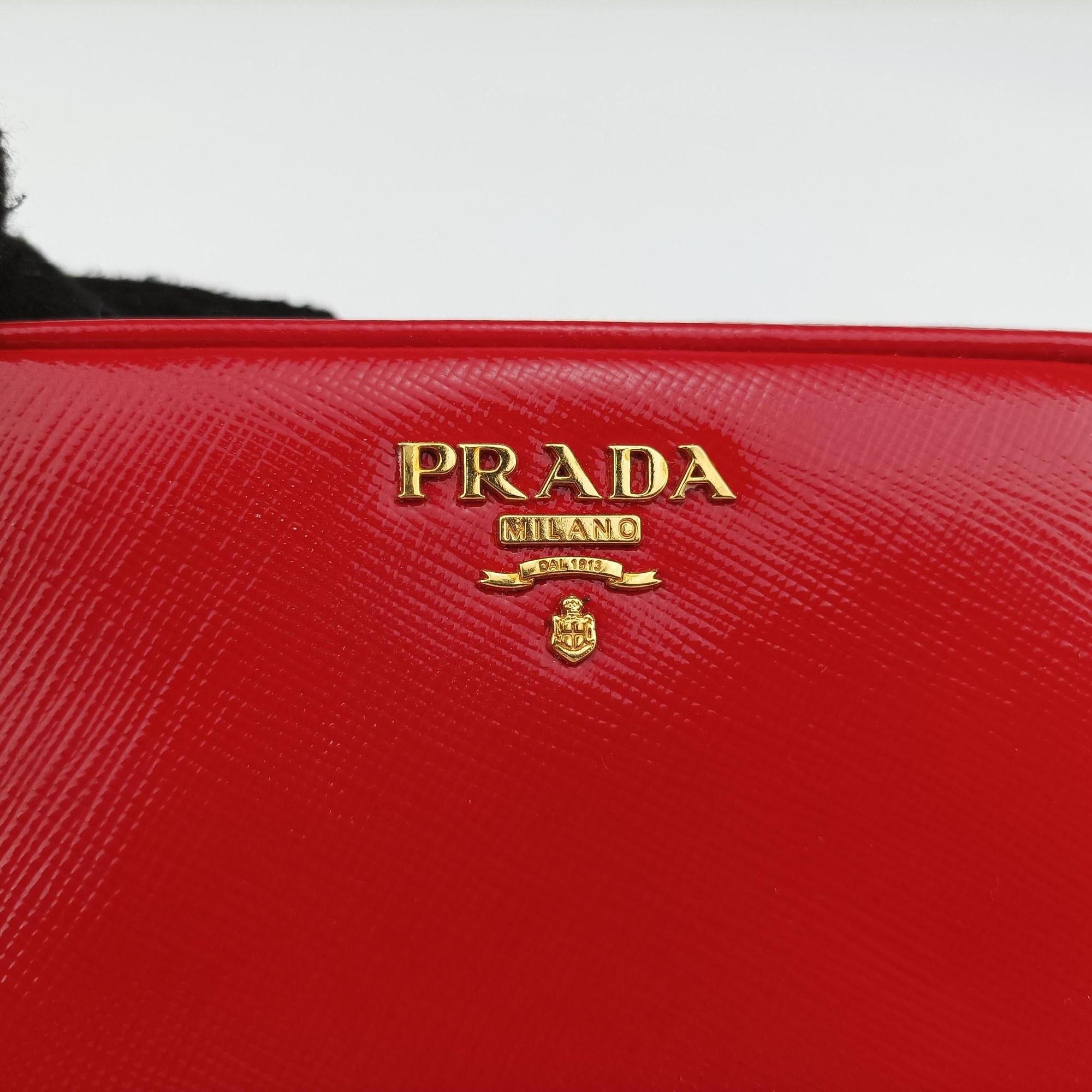 Pre-owned Prada VITELLO PHENIX Messenger Camera Red patent 1N1674 shoulderbag | stylenewstar