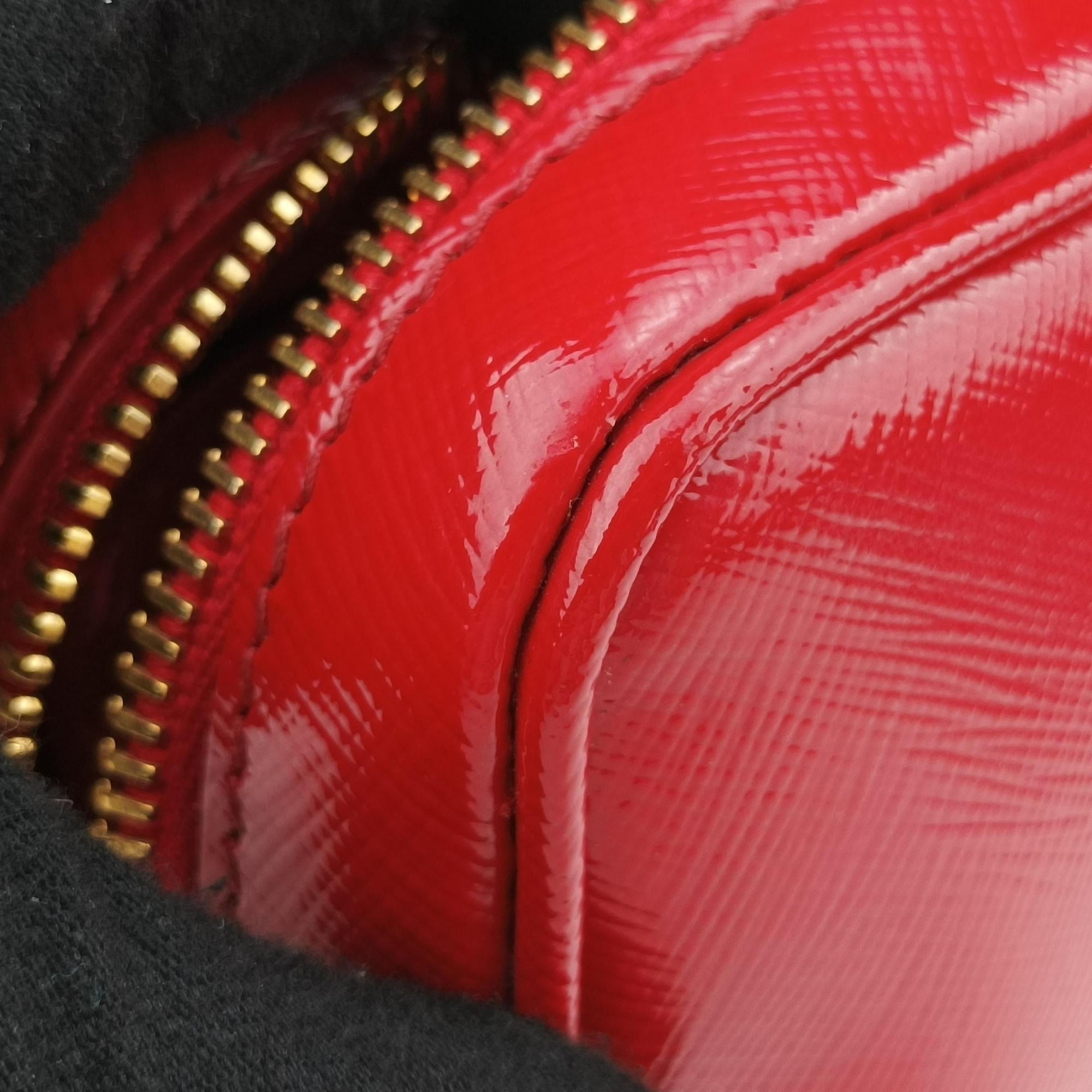 Pre-owned Prada VITELLO PHENIX Messenger Camera Red patent 1N1674 shoulderbag | stylenewstar