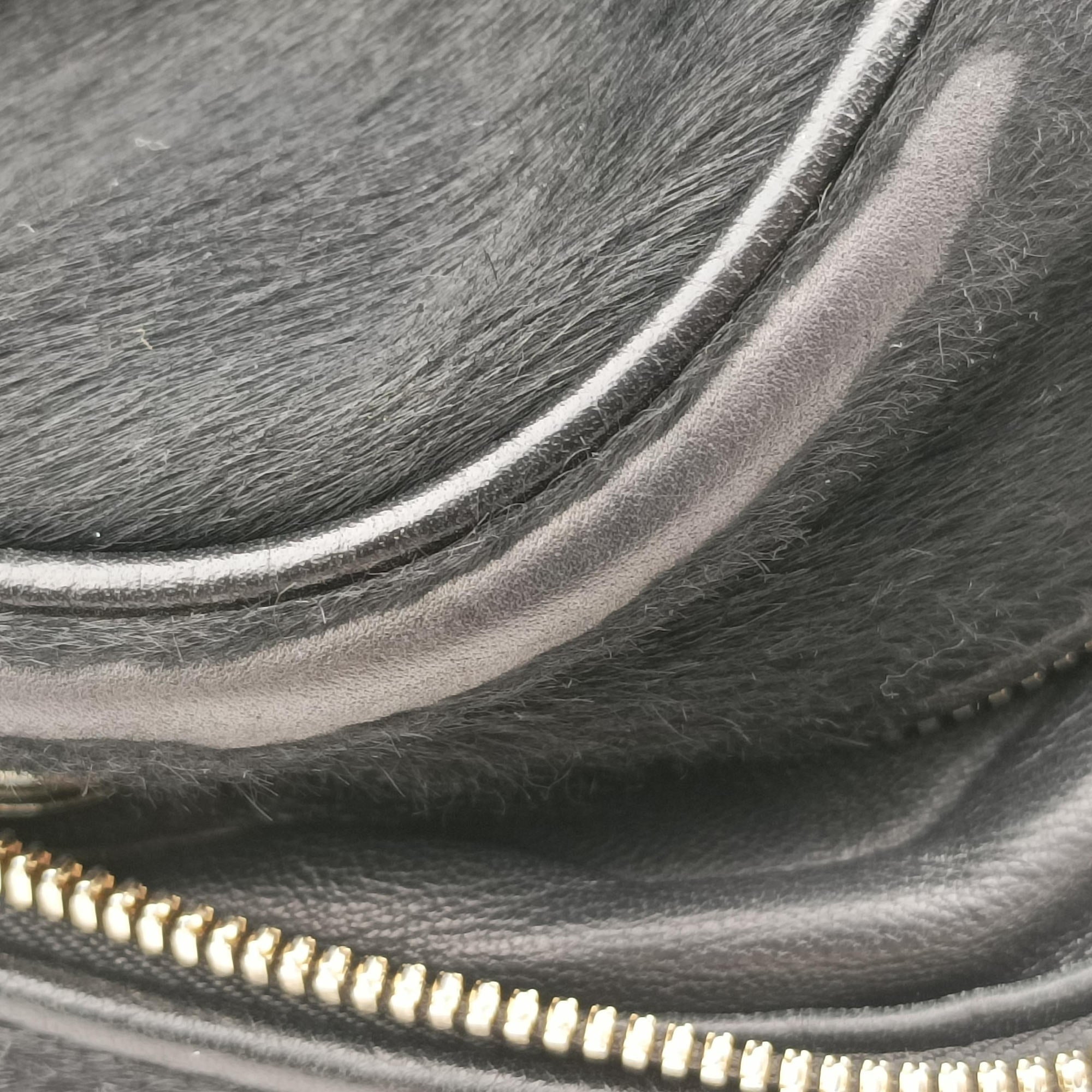 Pre-owned Gucci Soho Black ponyhair 353126 shoulderbag | stylenewstar
