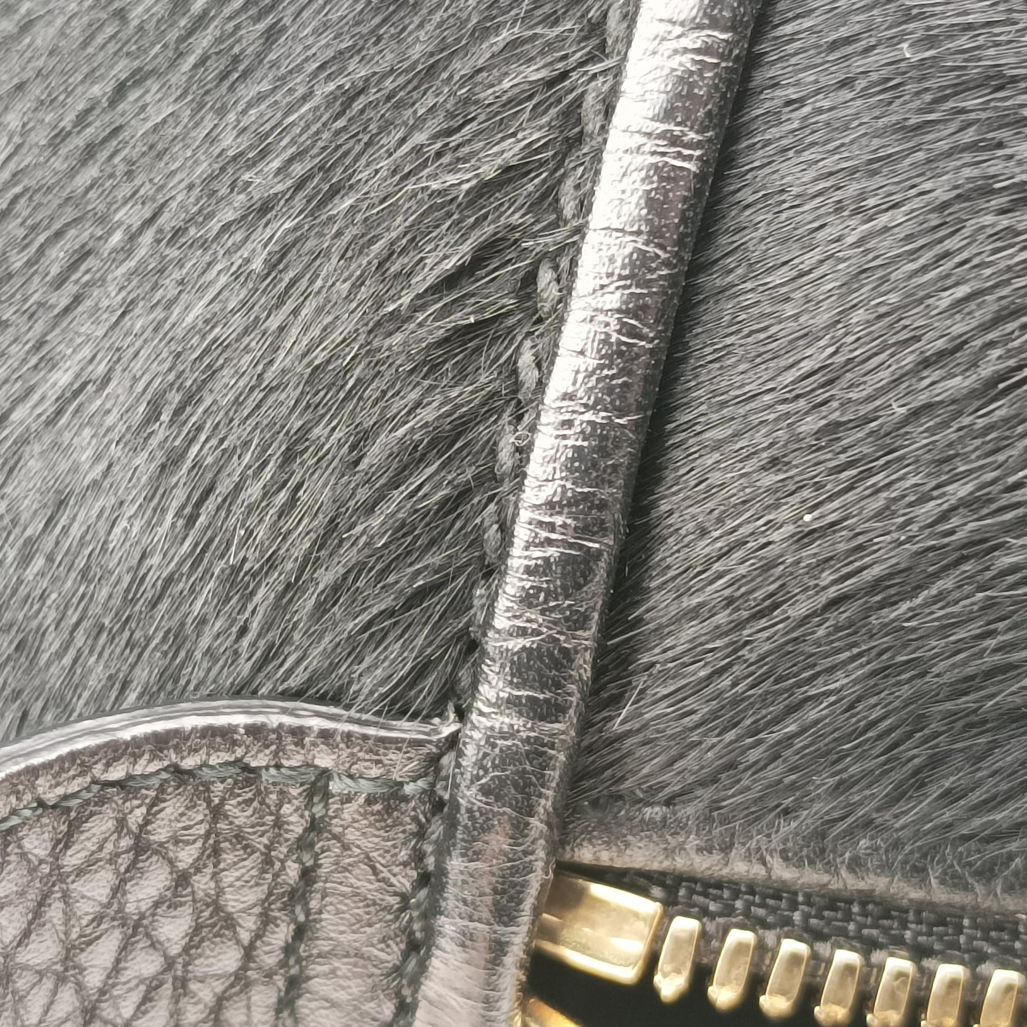Pre-owned Gucci Soho Black ponyhair 353126 shoulderbag | stylenewstar