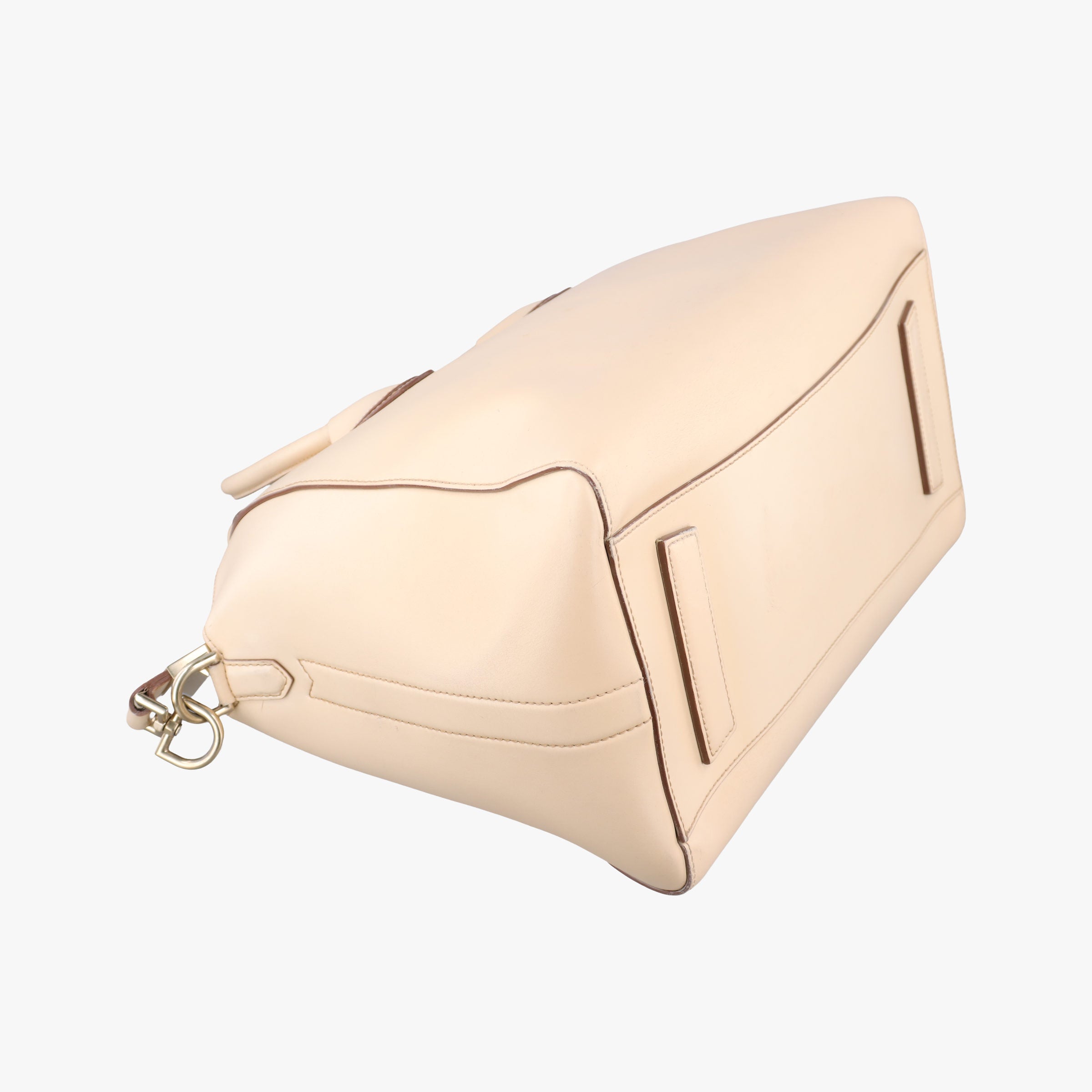 Secondhand Givenchy Antigona Beige Leather  shoulderbag | stylenewstar