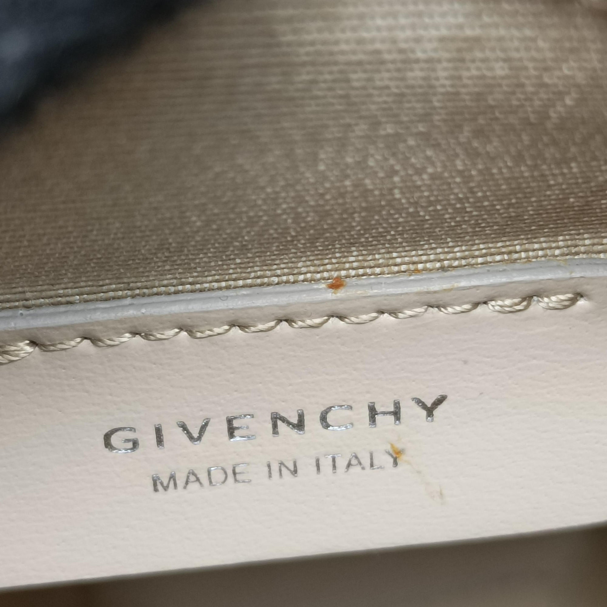 Secondhand Givenchy Mini Antigona Beige Leather  shoulderbag | stylenewstar