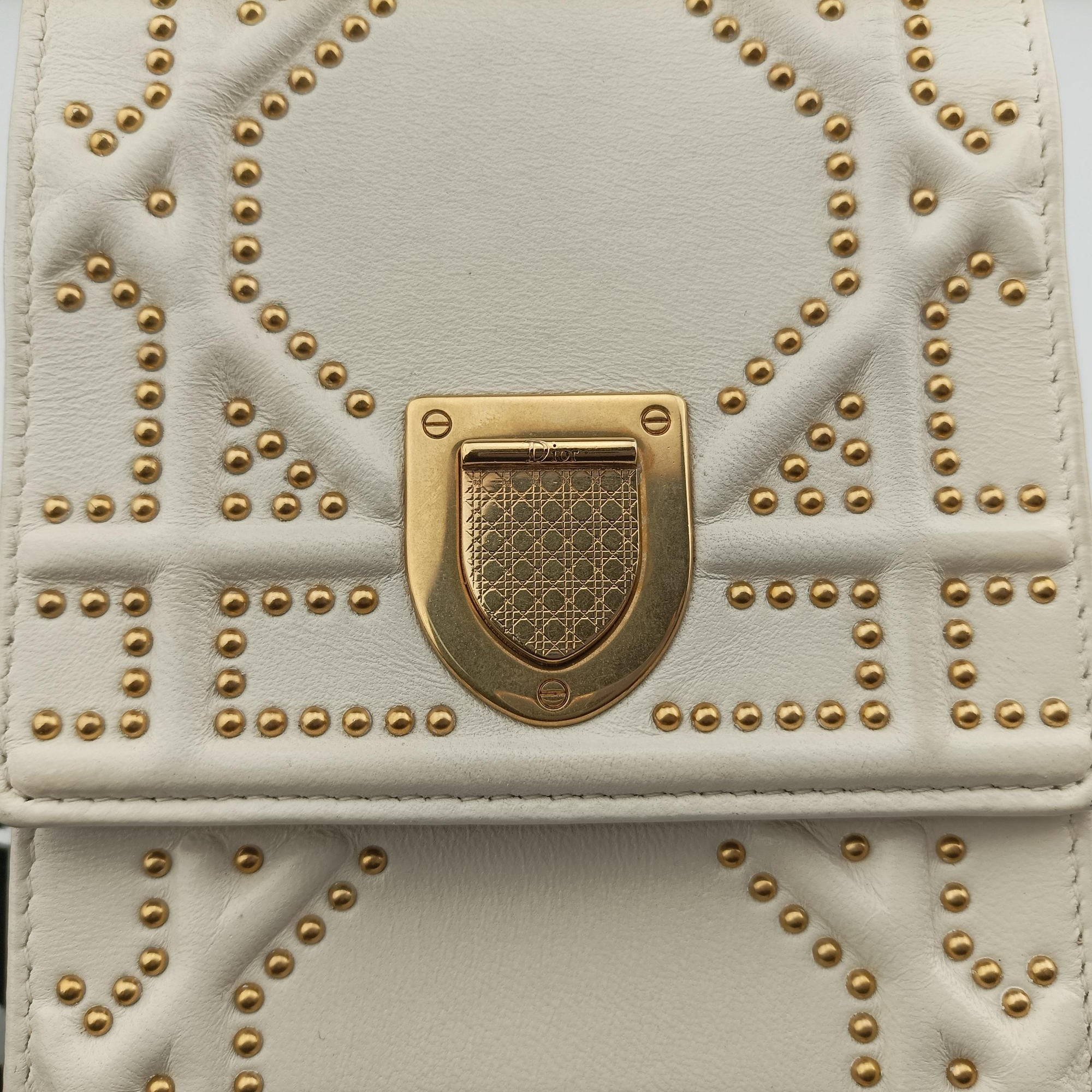 Pre-owned Christian Dior Diorama White Leather  shoulderbag | stylenewstar