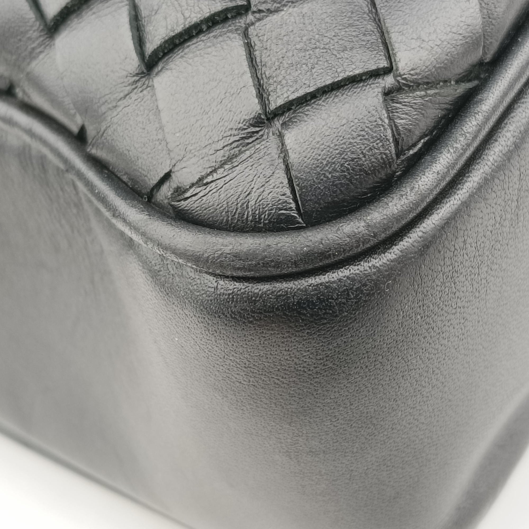 Pre-owned Bottega Veneta Intrecciato Black lambskin  shoulderbag | stylenewstar