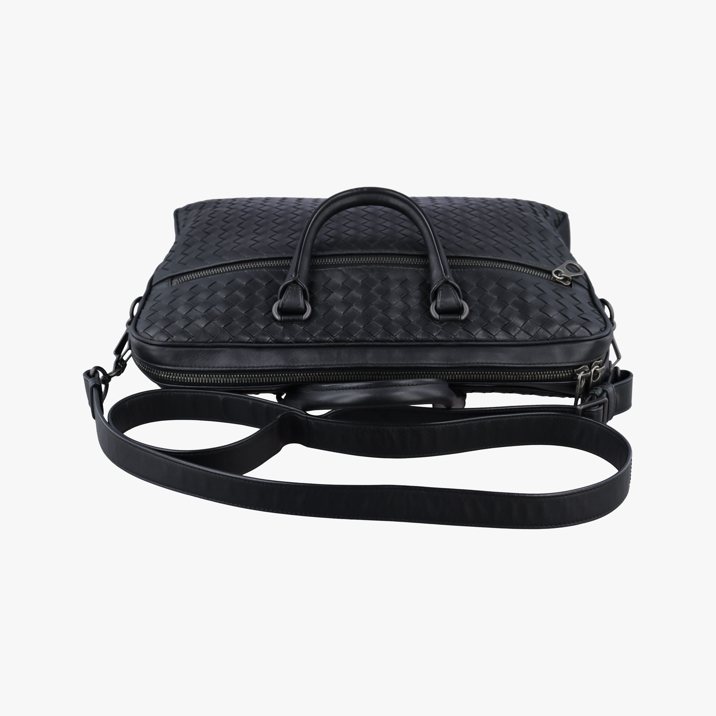 Pre-owned Bottega Veneta Intrecciato Black lambskin  shoulderbag | stylenewstar