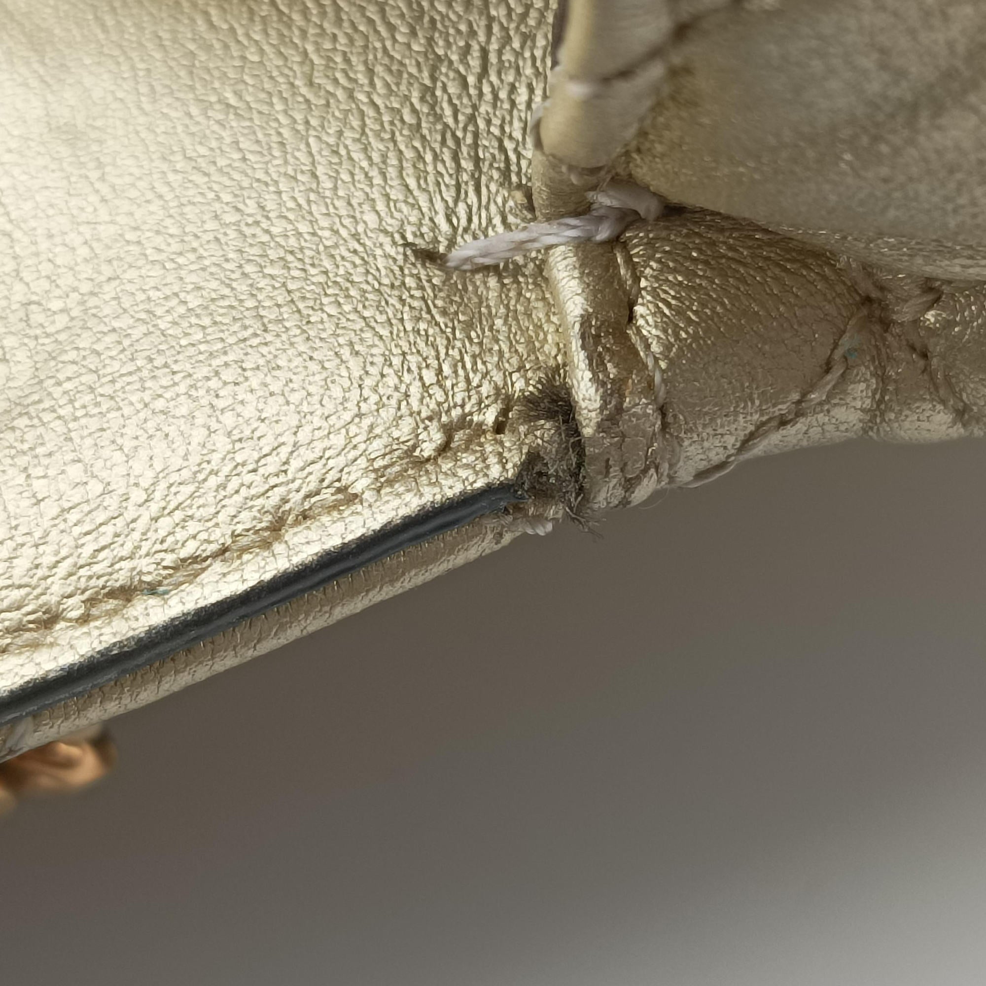 Secondhand VERSACE Medusa Golden Leather  shoulderbag | stylenewstar