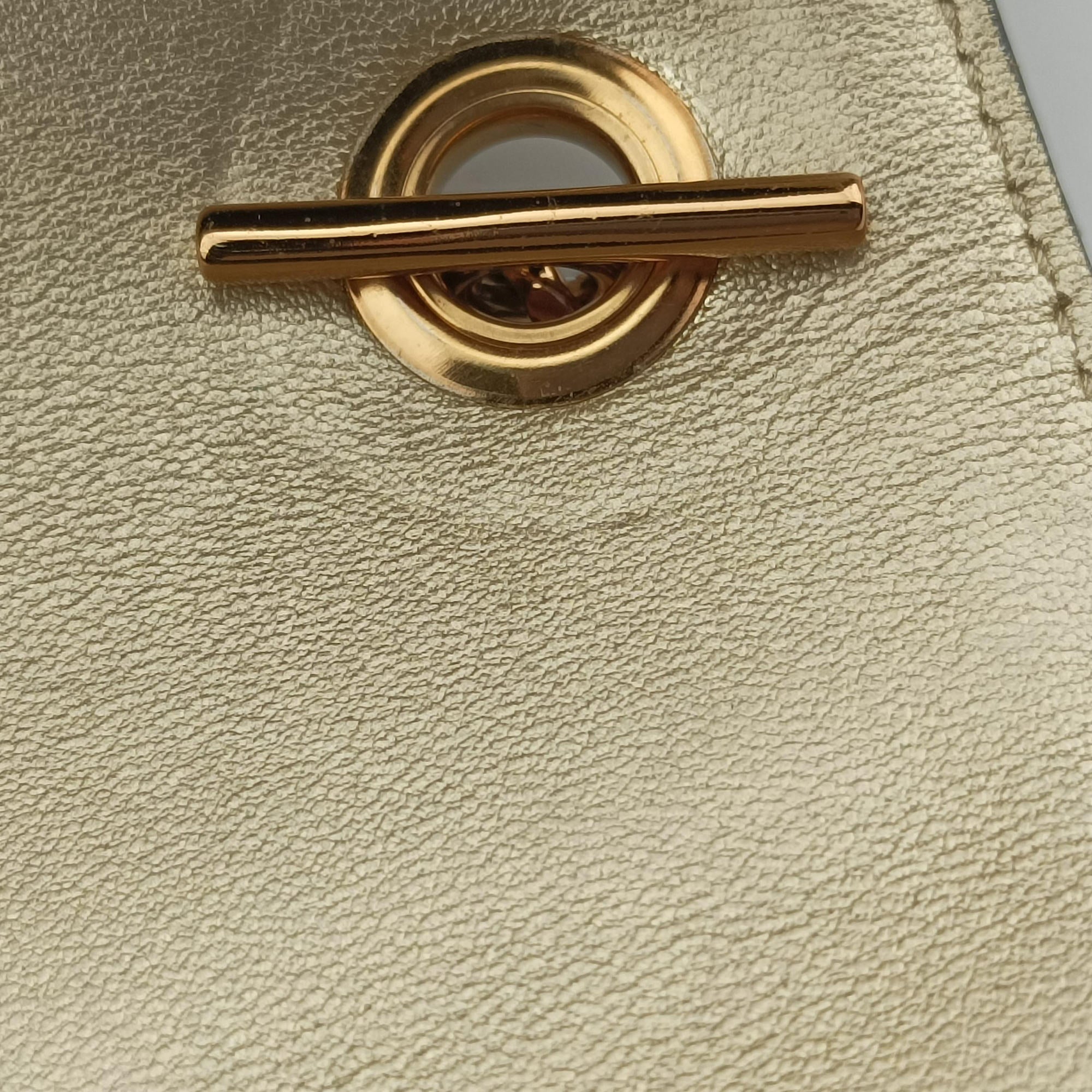 Secondhand VERSACE Medusa Golden Leather  shoulderbag | stylenewstar