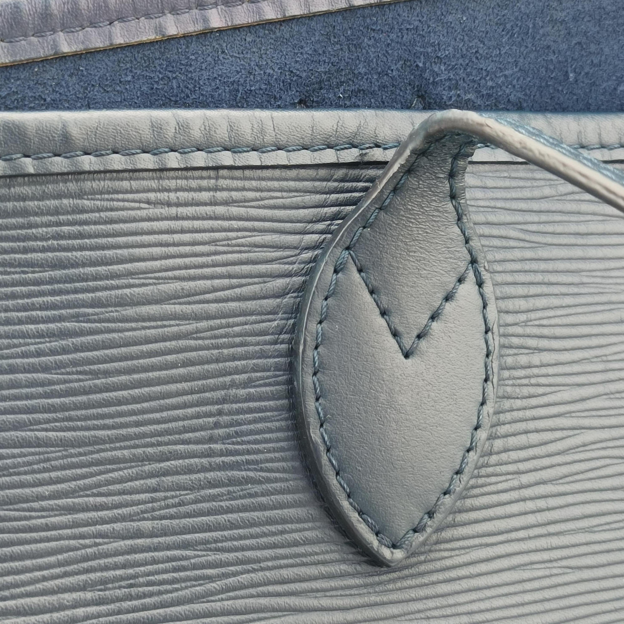 Secondhand Louis Vuitton Neverfull MM Navy Epi M40885 shoulderbag | stylenewstar