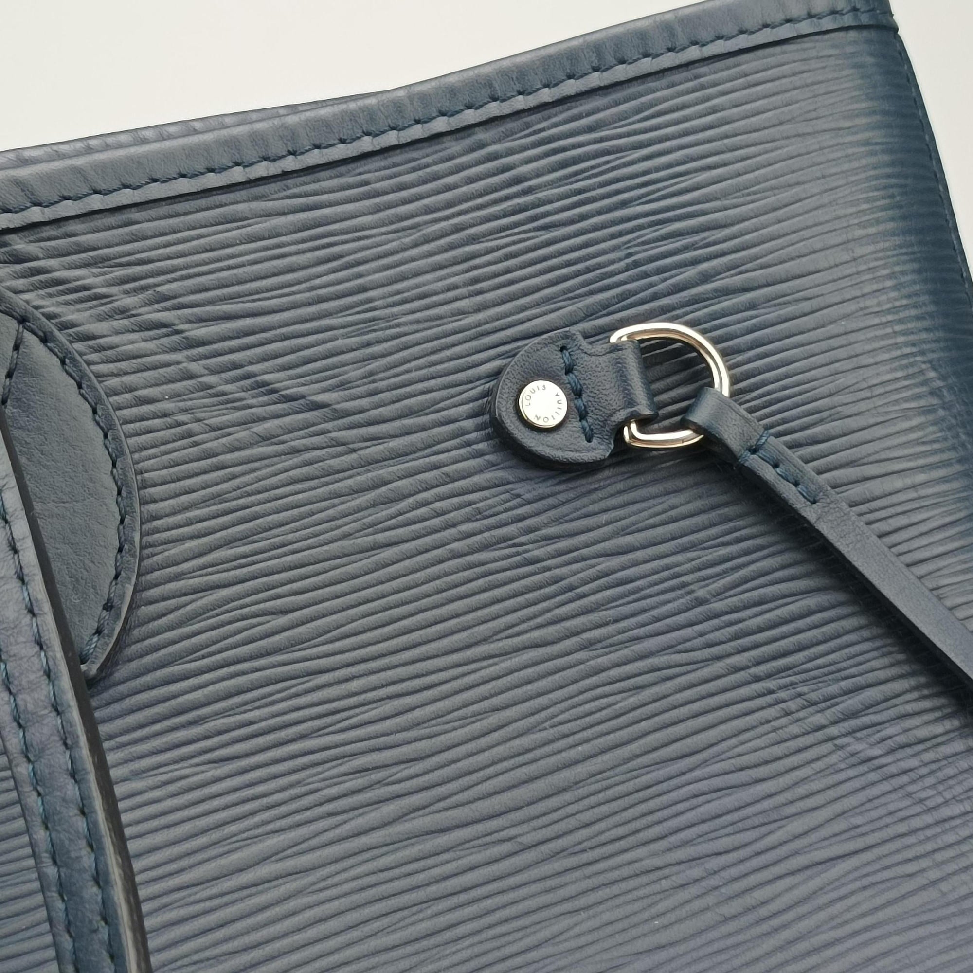 Secondhand Louis Vuitton Neverfull MM Navy Epi M40885 shoulderbag | stylenewstar