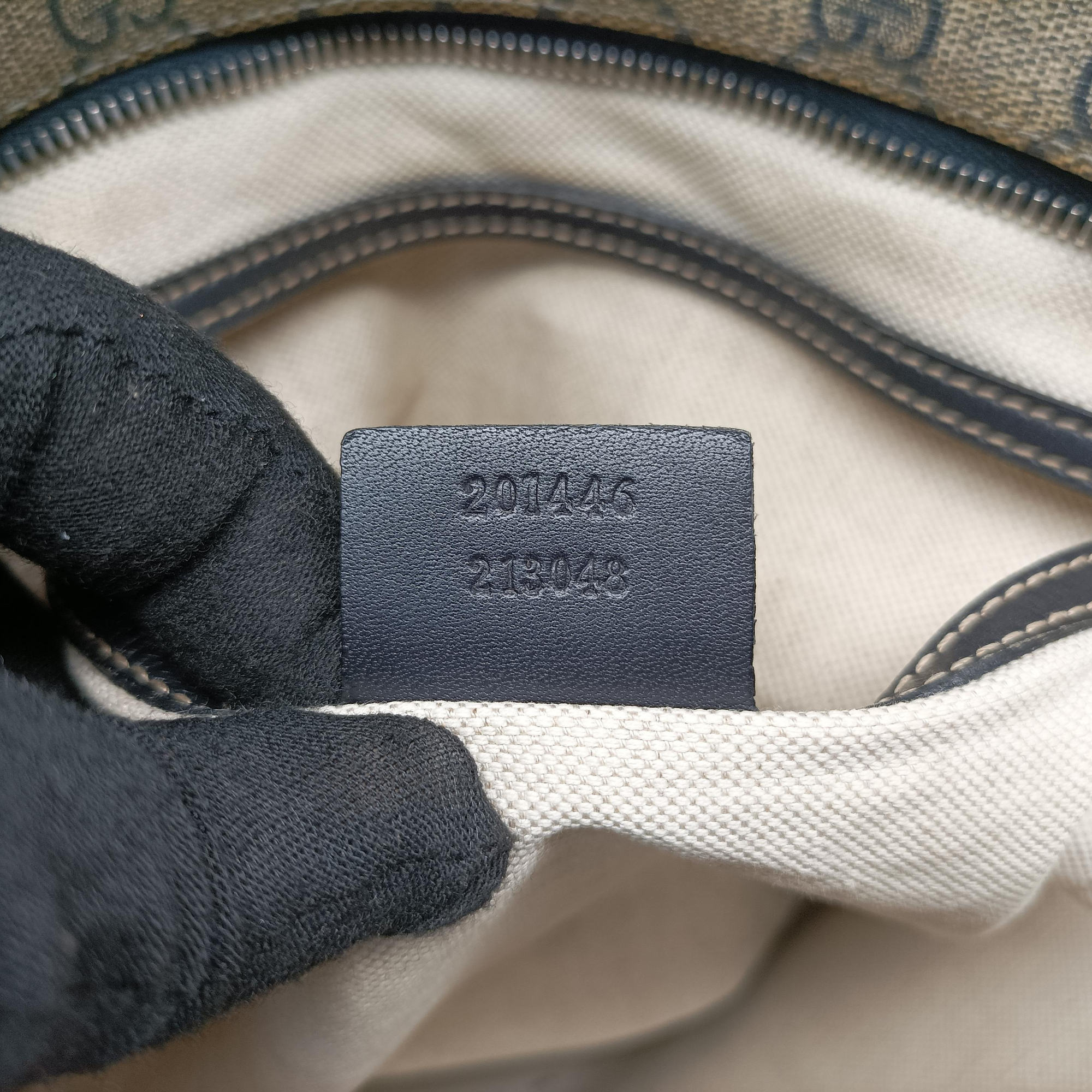 Pre-owned Gucci GG Plus GG Supreme Beige×Navy PVC coated canvas×Leather 201446 shoulderbag | stylenewstar