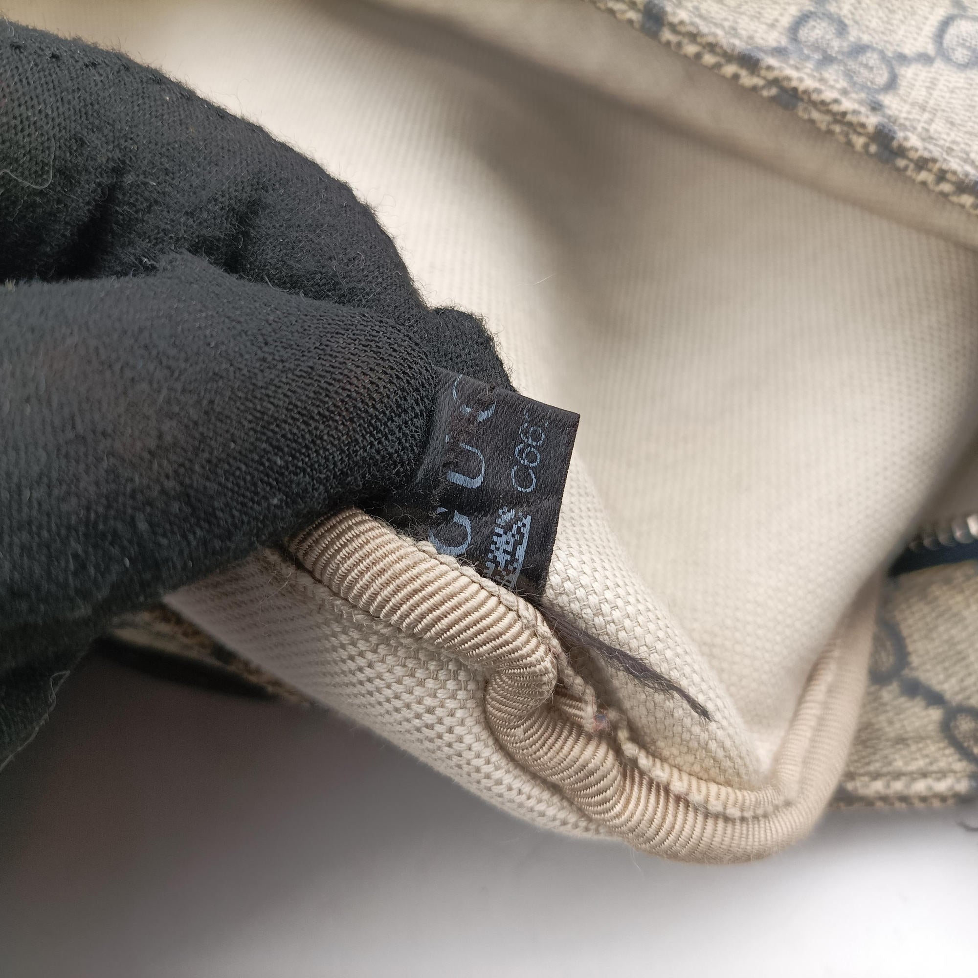 Pre-owned Gucci GG Plus GG Supreme Beige×Navy PVC coated canvas×Leather 201446 shoulderbag | stylenewstar