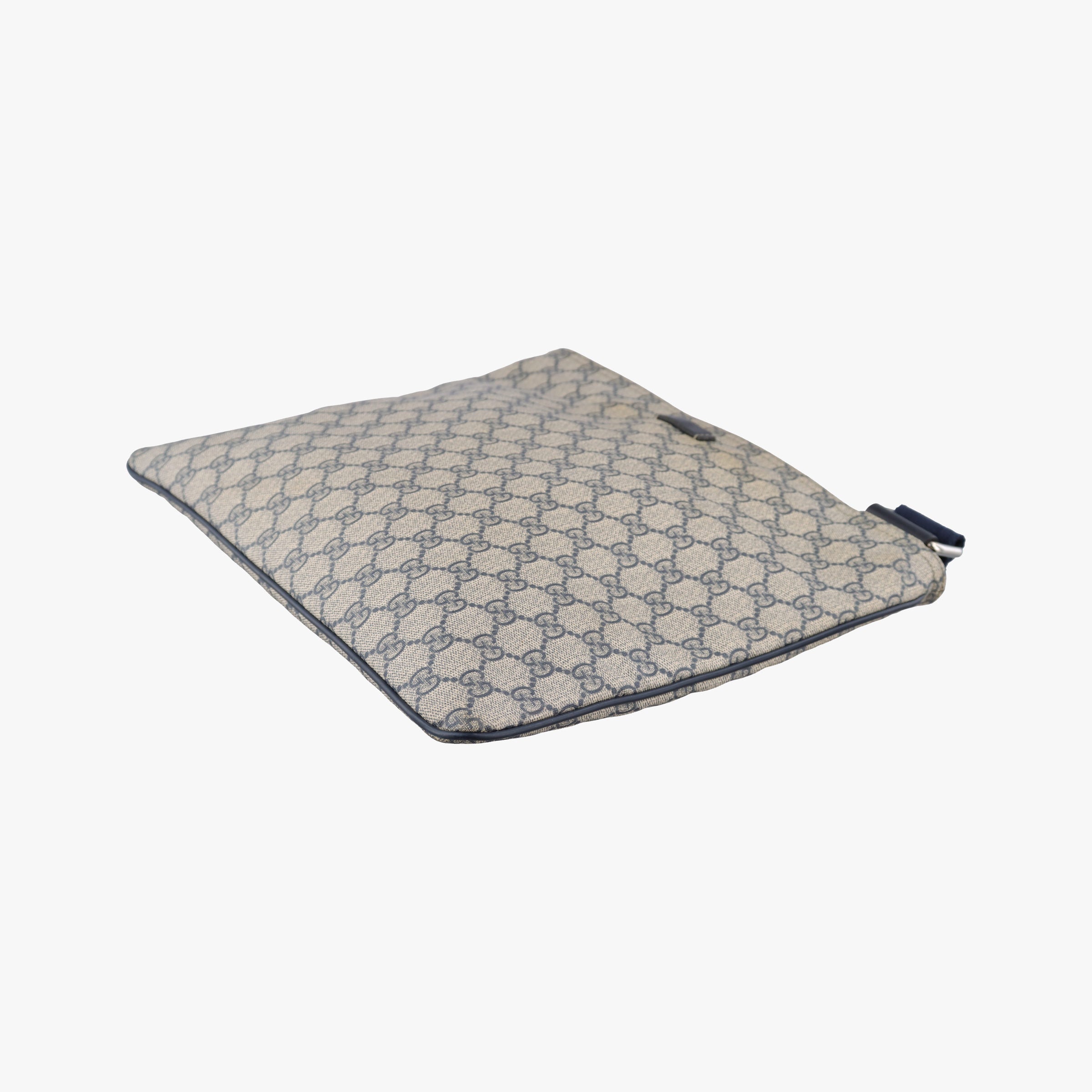 Pre-owned Gucci GG Plus GG Supreme Beige×Navy PVC coated canvas×Leather 201446 shoulderbag | stylenewstar