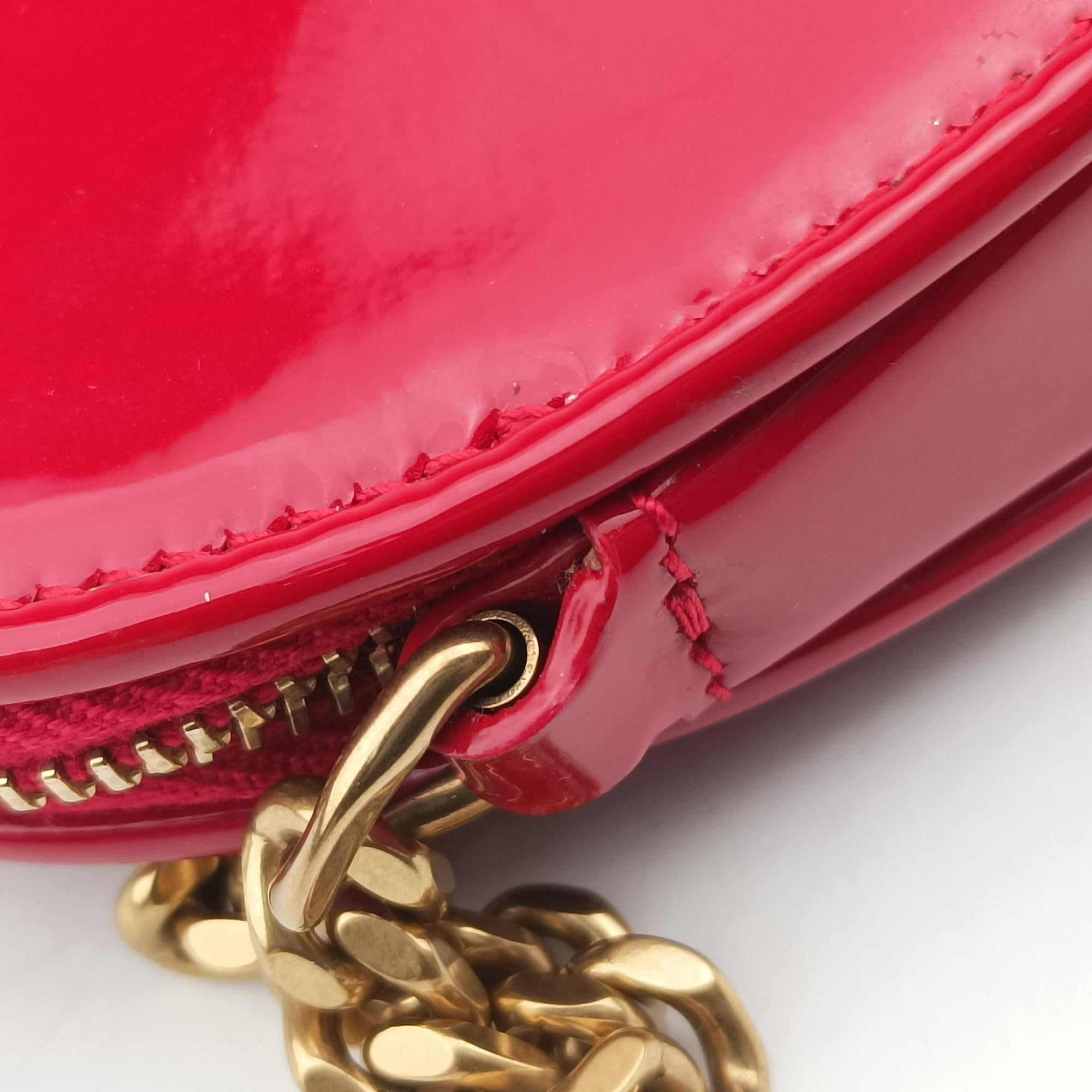 Secondhand Yves Saint Laurent love heart Red Patent 540694 shoulderbag | stylenewstar
