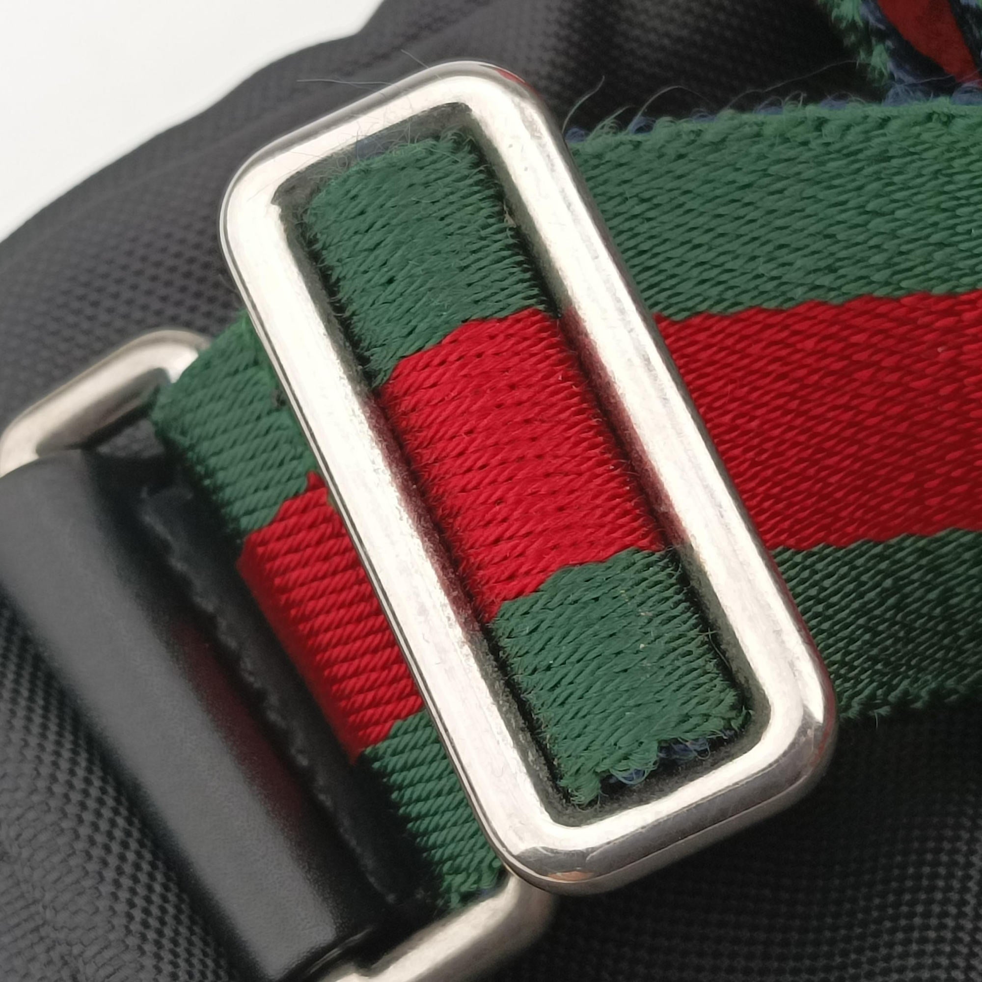 Pre-owned Gucci Tiger Embroidered Web Messenger Black×Multicolour Canvas 523323 bum bag/waist bag | stylenewstar