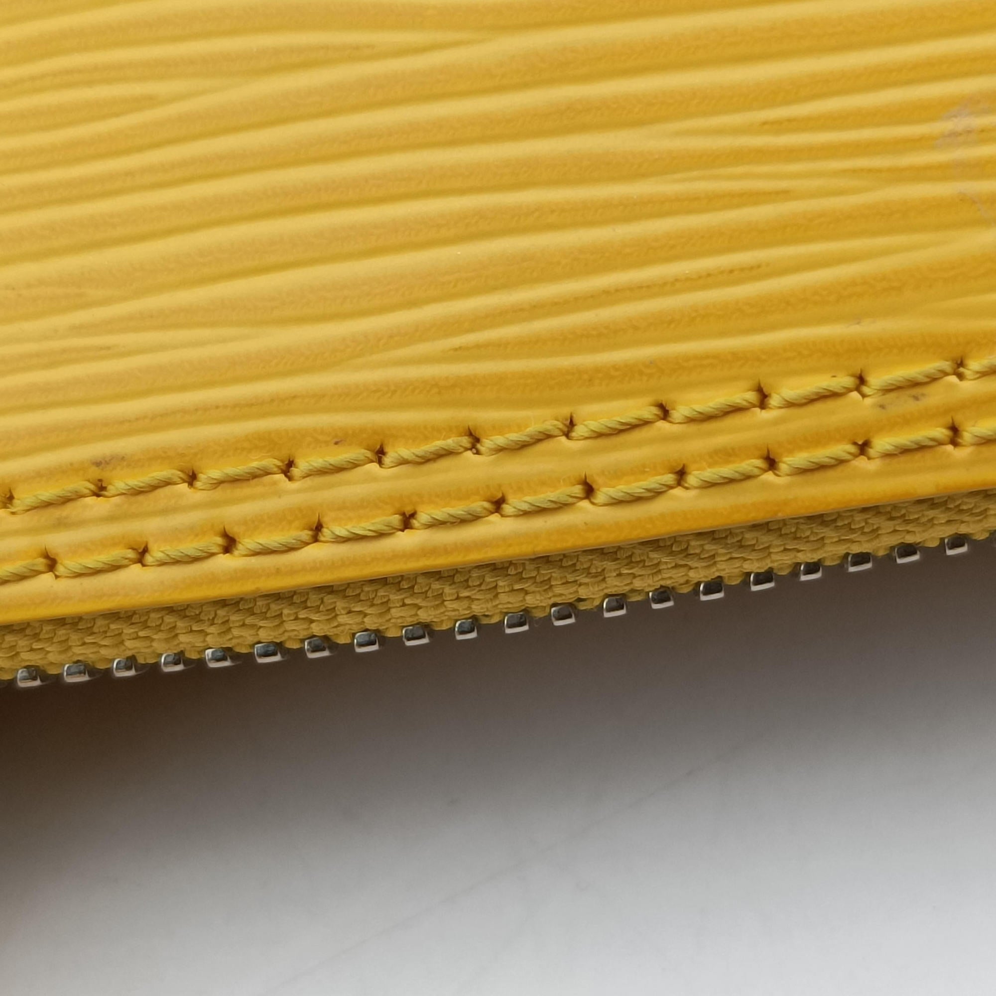 Secondhand Louis Vuitton Alma BB Citron Epi M40866 shoulderbag | stylenewstar