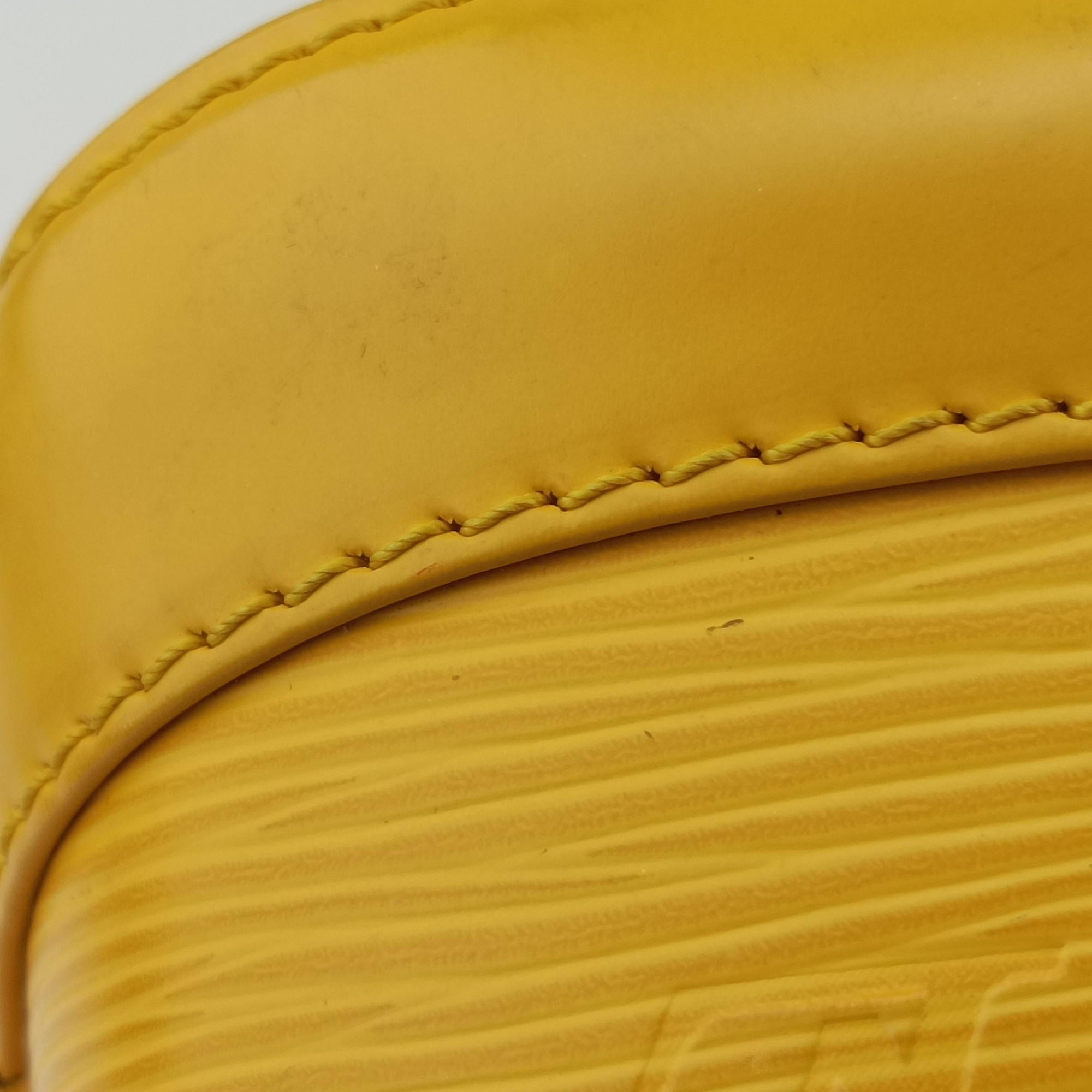 Secondhand Louis Vuitton Alma BB Citron Epi M40866 shoulderbag | stylenewstar