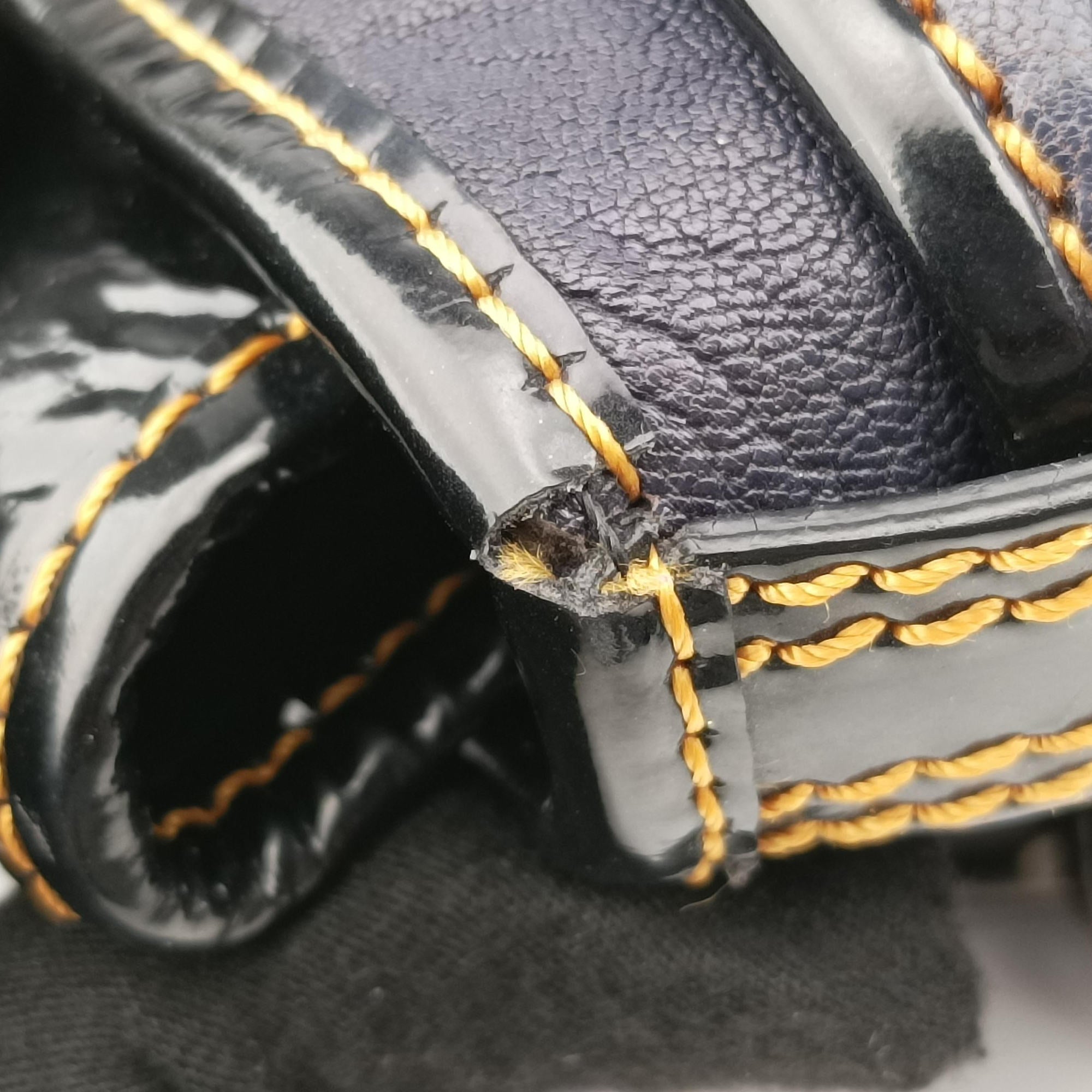 Pre-owned Fendi B Bag Black×Navy Leather×patent 8BN165 handbag | stylenewstar