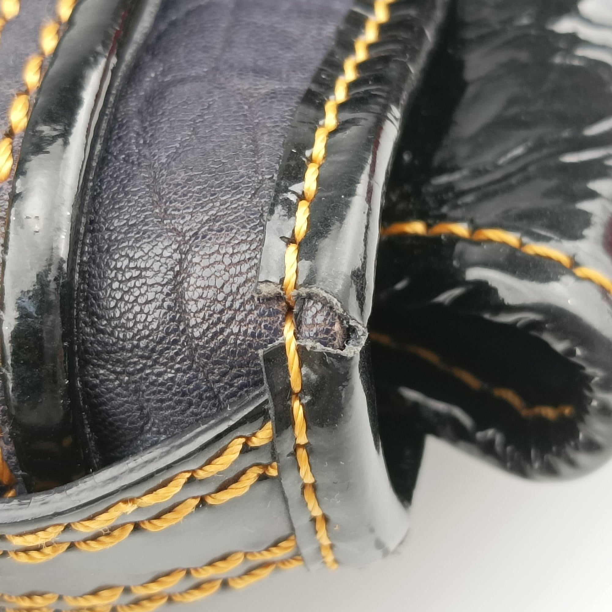 Pre-owned Fendi B Bag Black×Navy Leather×patent 8BN165 handbag | stylenewstar