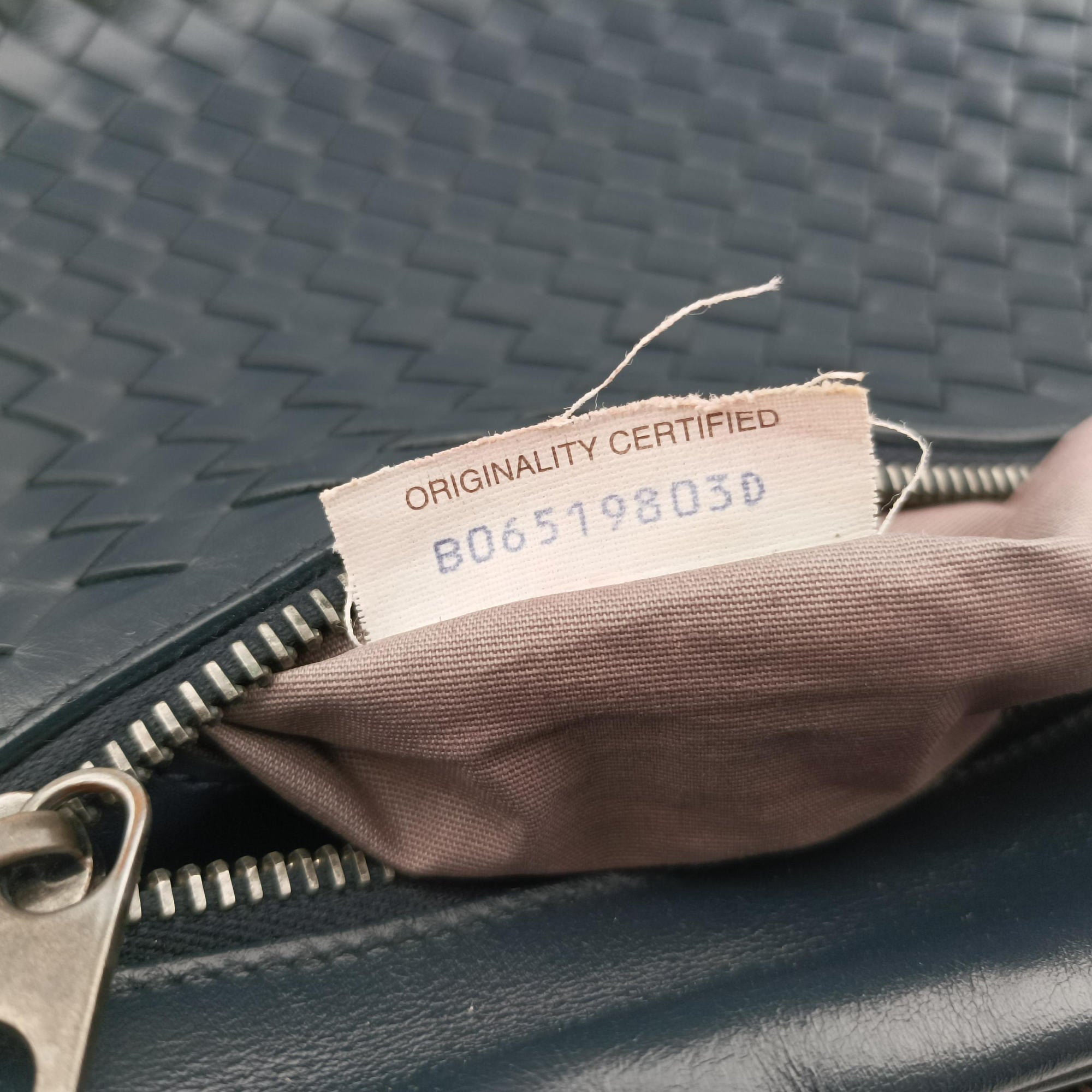 Secondhand Bottega Veneta Intrecciato Navy lambskin  shoulderbag | stylenewstar