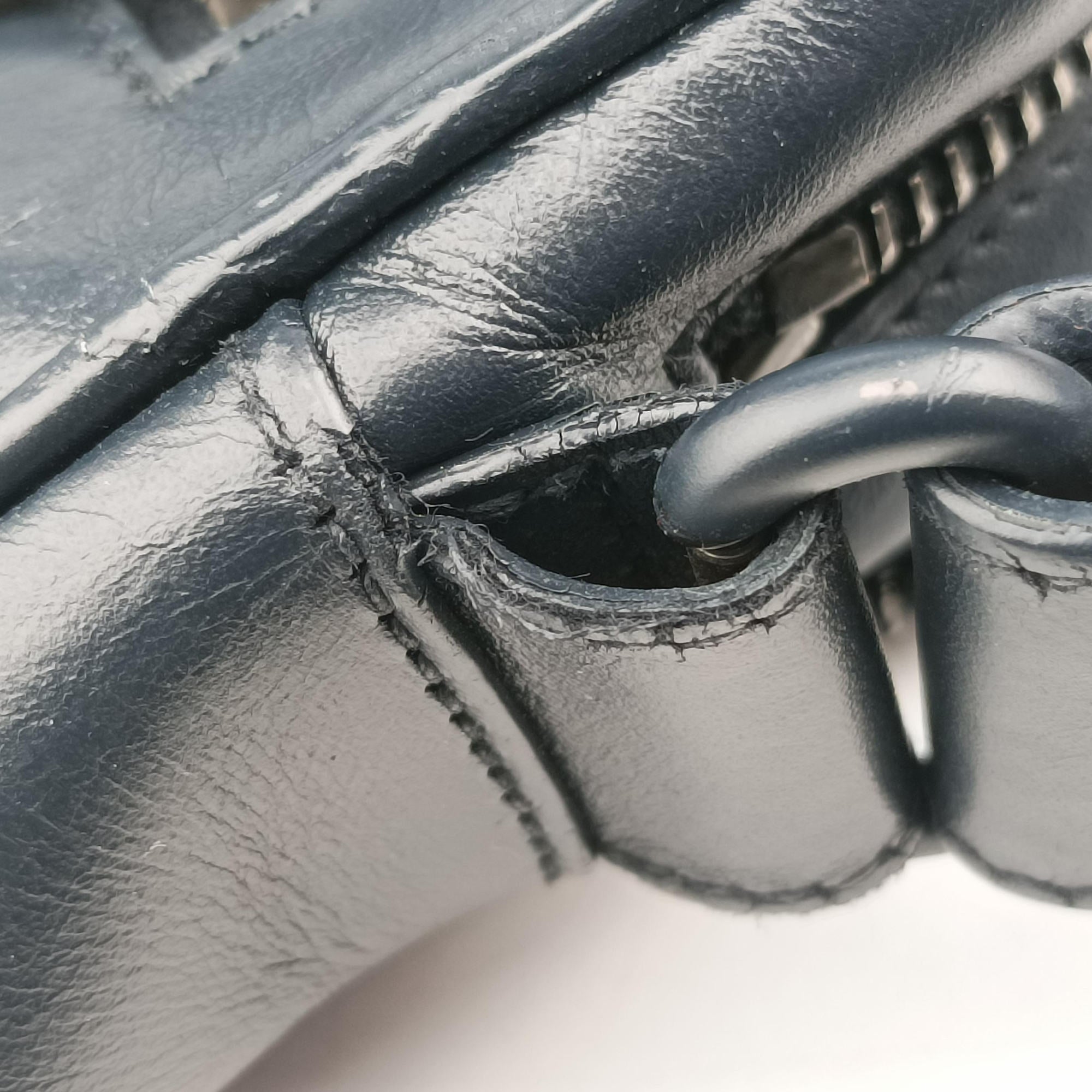 Secondhand Bottega Veneta Intrecciato Navy lambskin  shoulderbag | stylenewstar