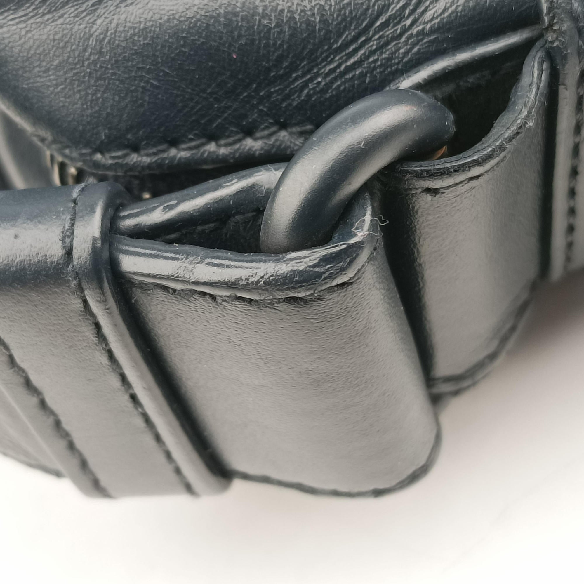 Secondhand Bottega Veneta Intrecciato Navy lambskin  shoulderbag | stylenewstar