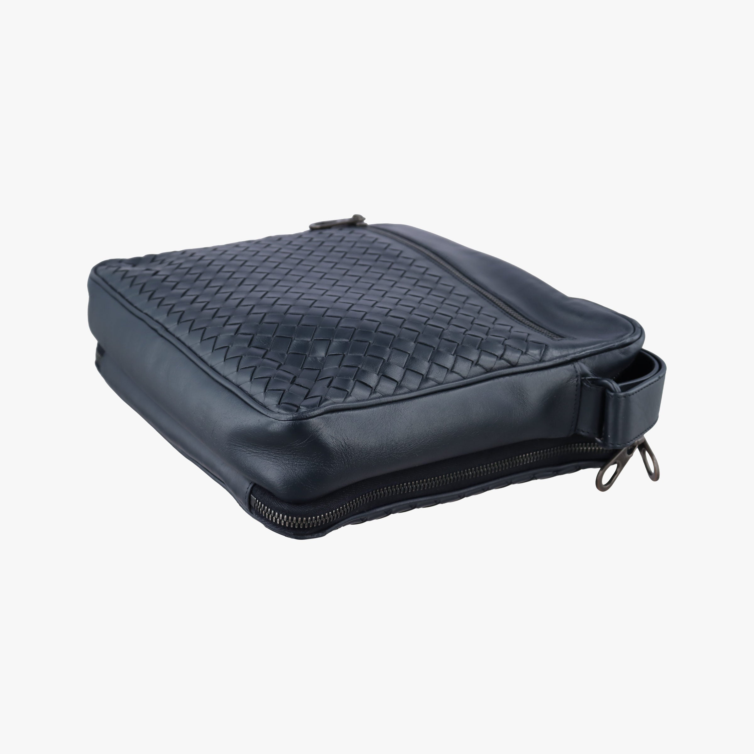 Secondhand Bottega Veneta Intrecciato Navy lambskin  shoulderbag | stylenewstar