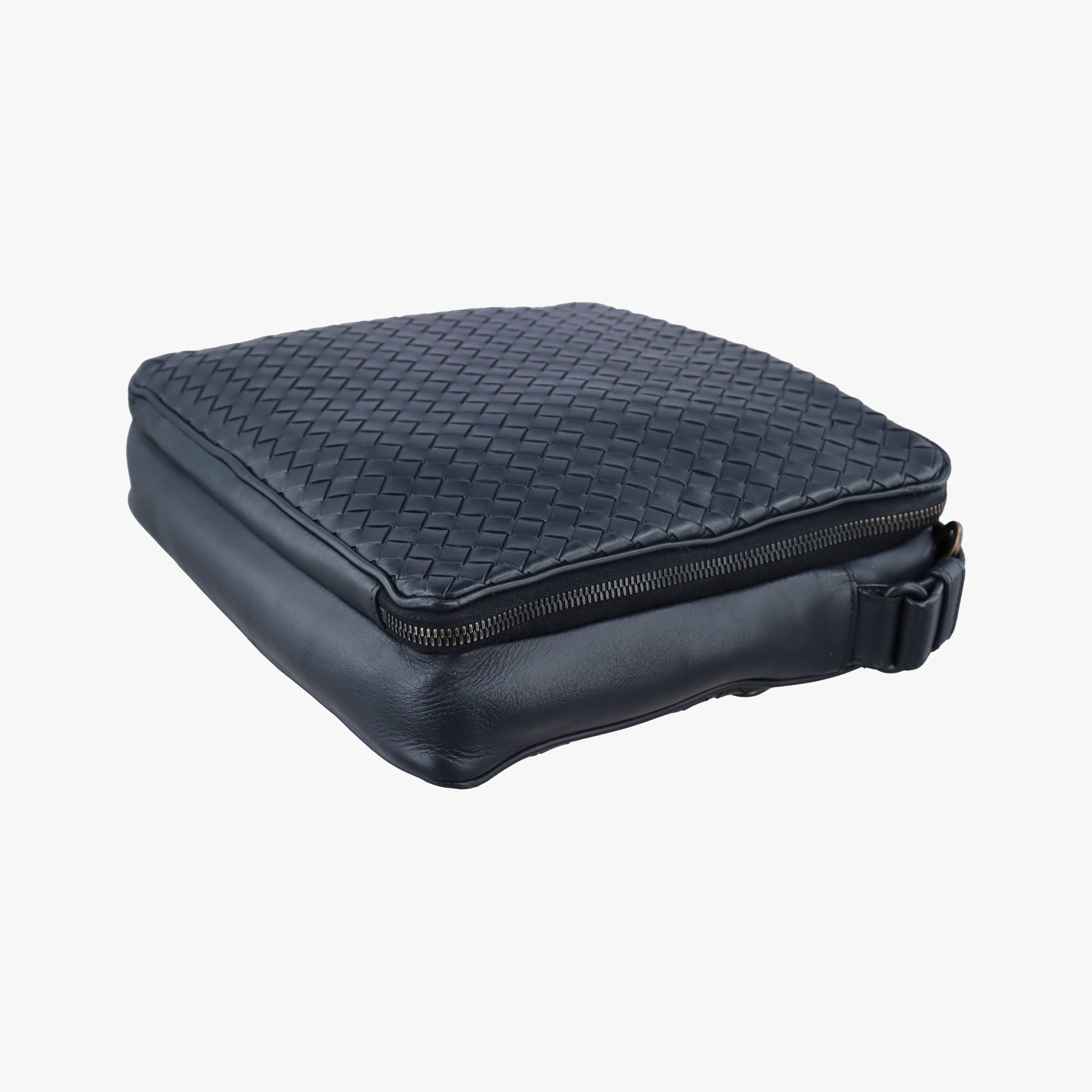 Secondhand Bottega Veneta Intrecciato Navy lambskin  shoulderbag | stylenewstar