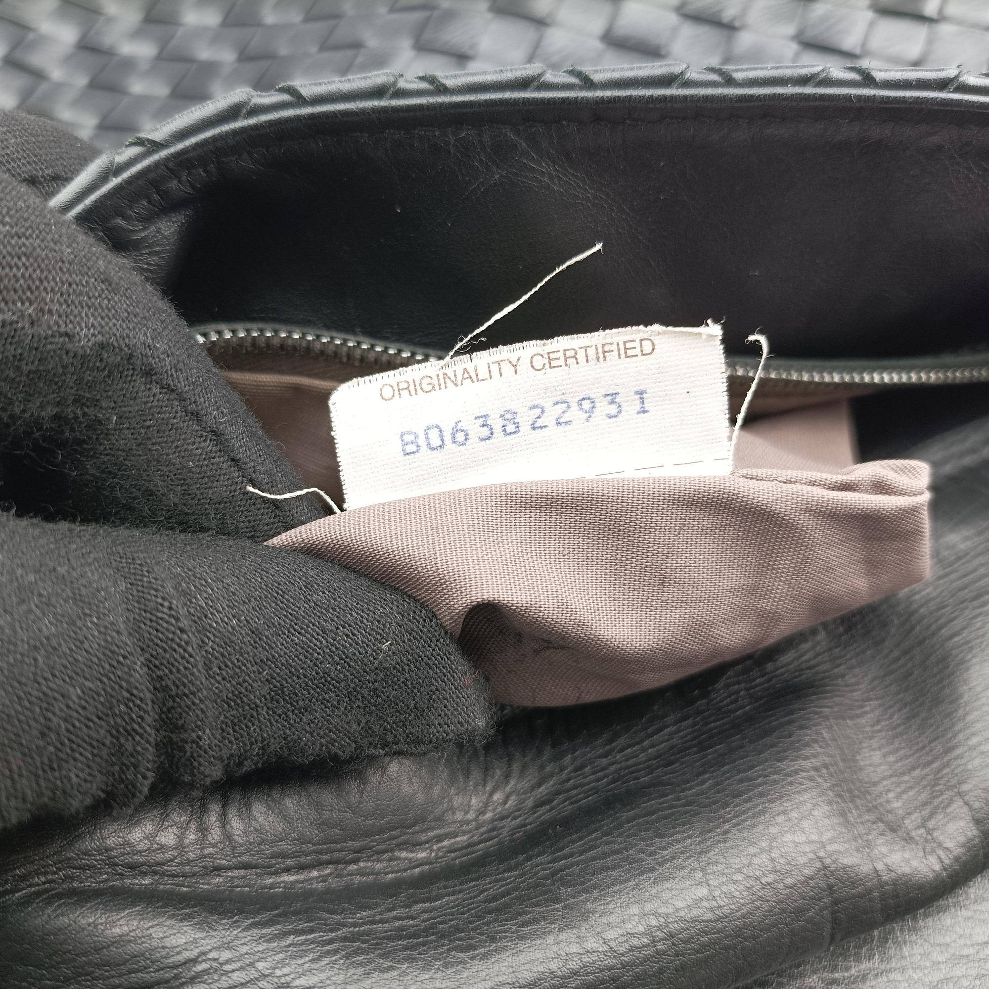 Pre-owned Bottega Veneta Intrecciato Black lambskin  shoulderbag | stylenewstar