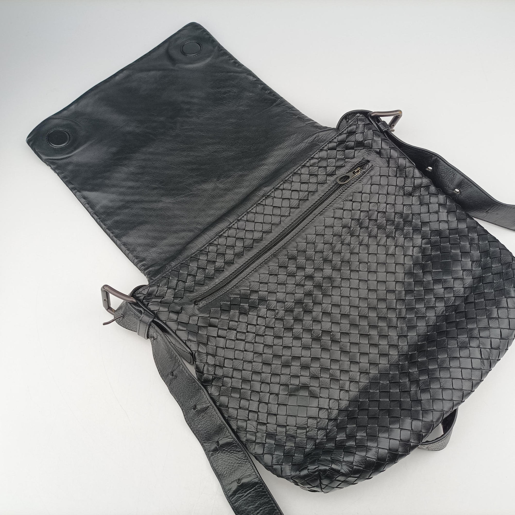 Pre-owned Bottega Veneta Intrecciato Black lambskin  shoulderbag | stylenewstar