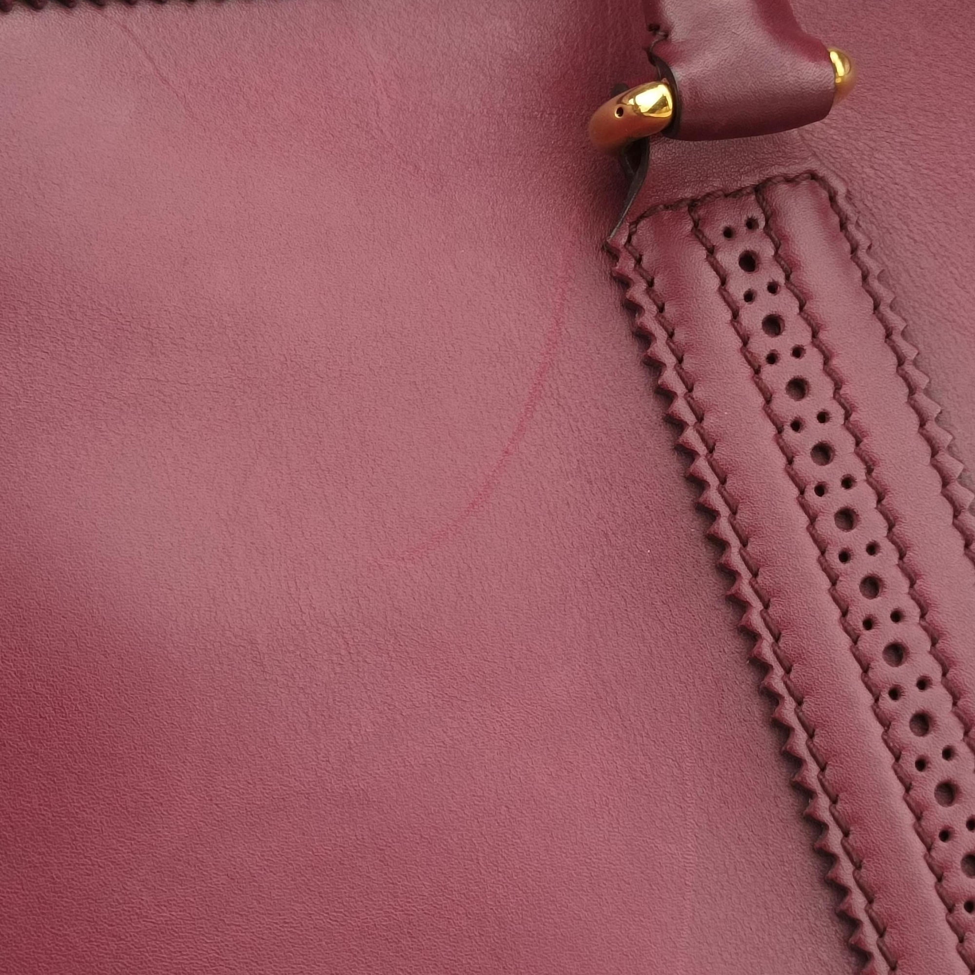 Pre-owned Gucci Duilio Brogue Burgundy Leather 296903 handbag | stylenewstar