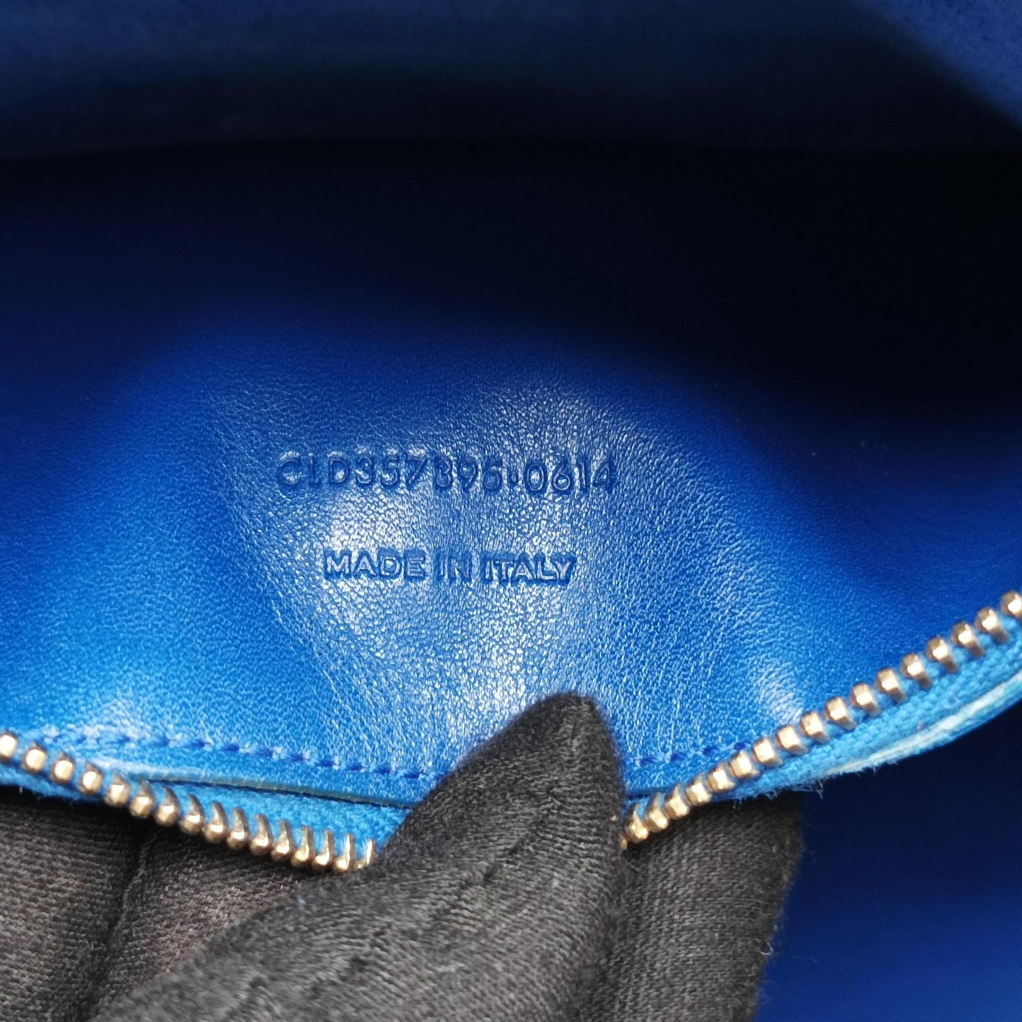 Secondhand Yves Saint Laurent baby Cabas Blue Leather 357395 shoulderbag | stylenewstar