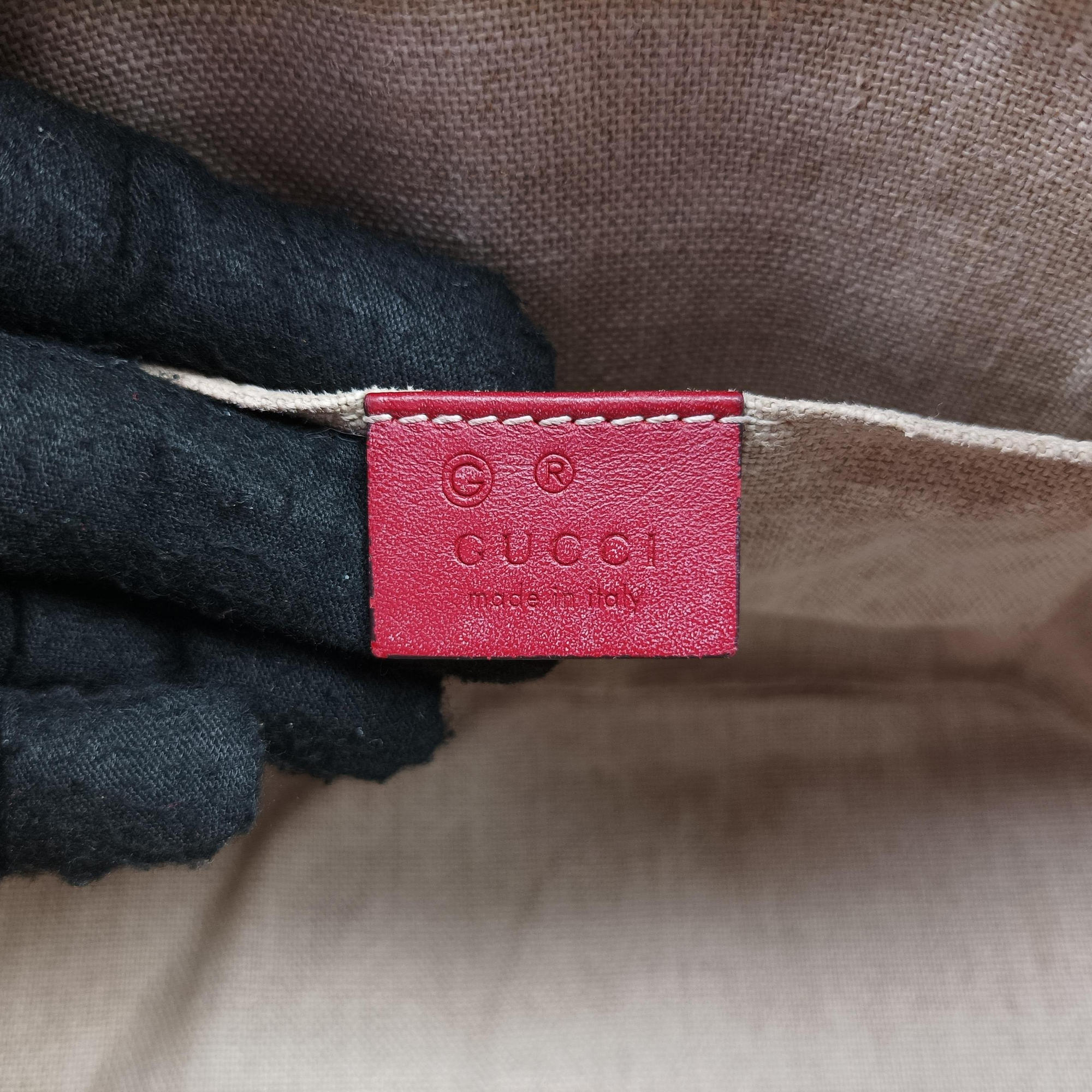 Pre-owned Gucci Microguccissima Red Leather 449654 shoulderbag | stylenewstar