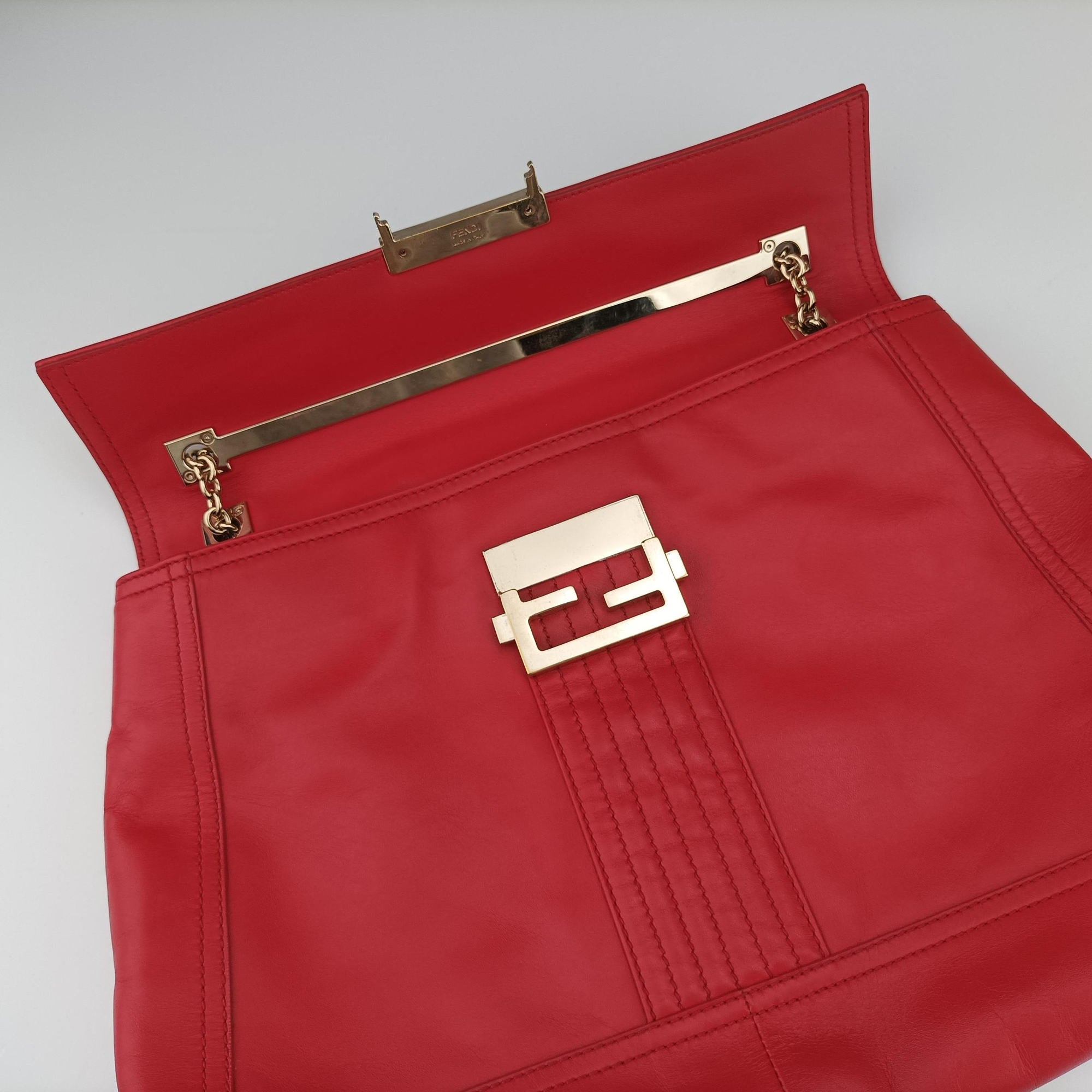 Secondhand Fendi Maxi Baguette Flap Red Leather 8BT143 shoulderbag | stylenewstar