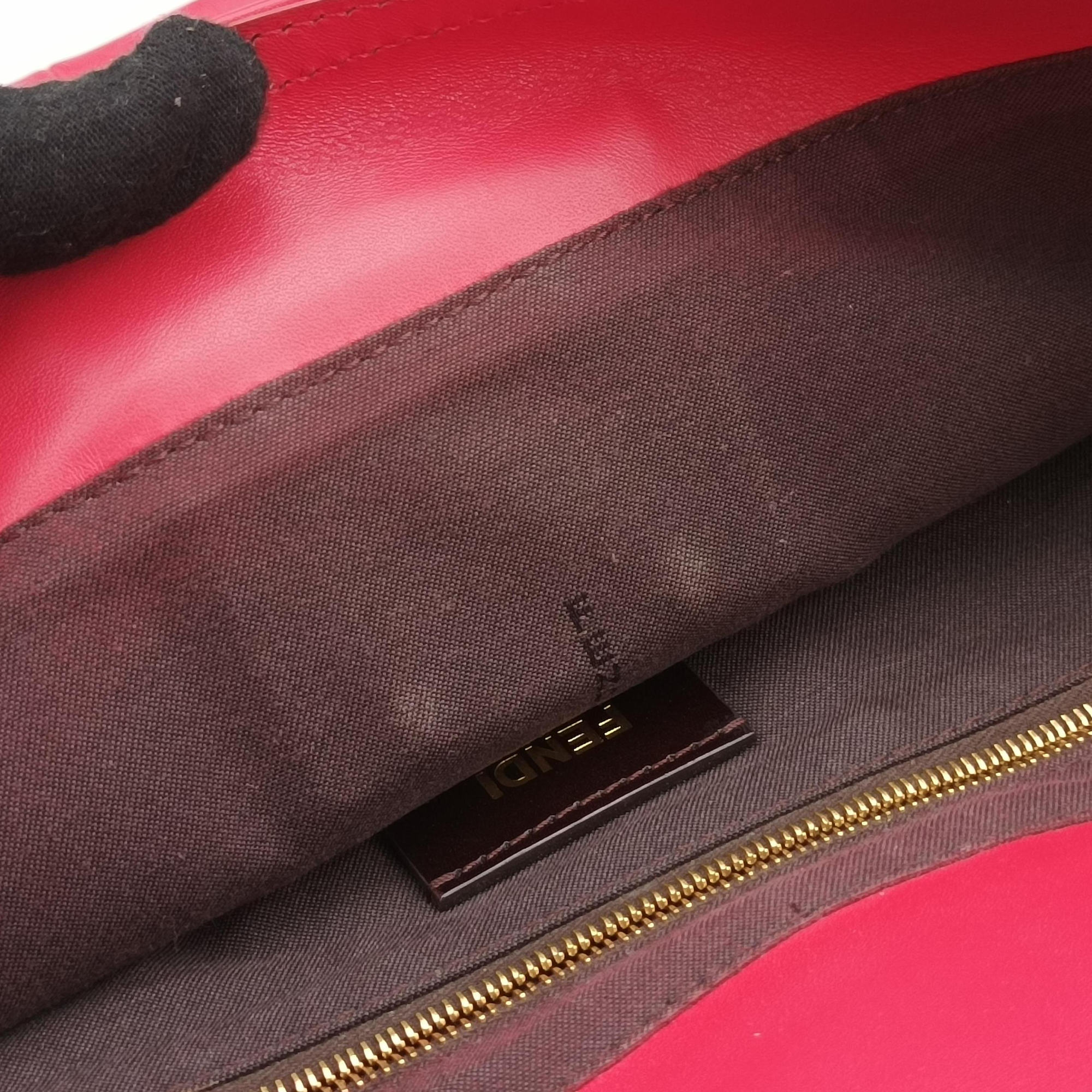 Secondhand Fendi Maxi Baguette Flap Red Leather 8BT143 shoulderbag | stylenewstar