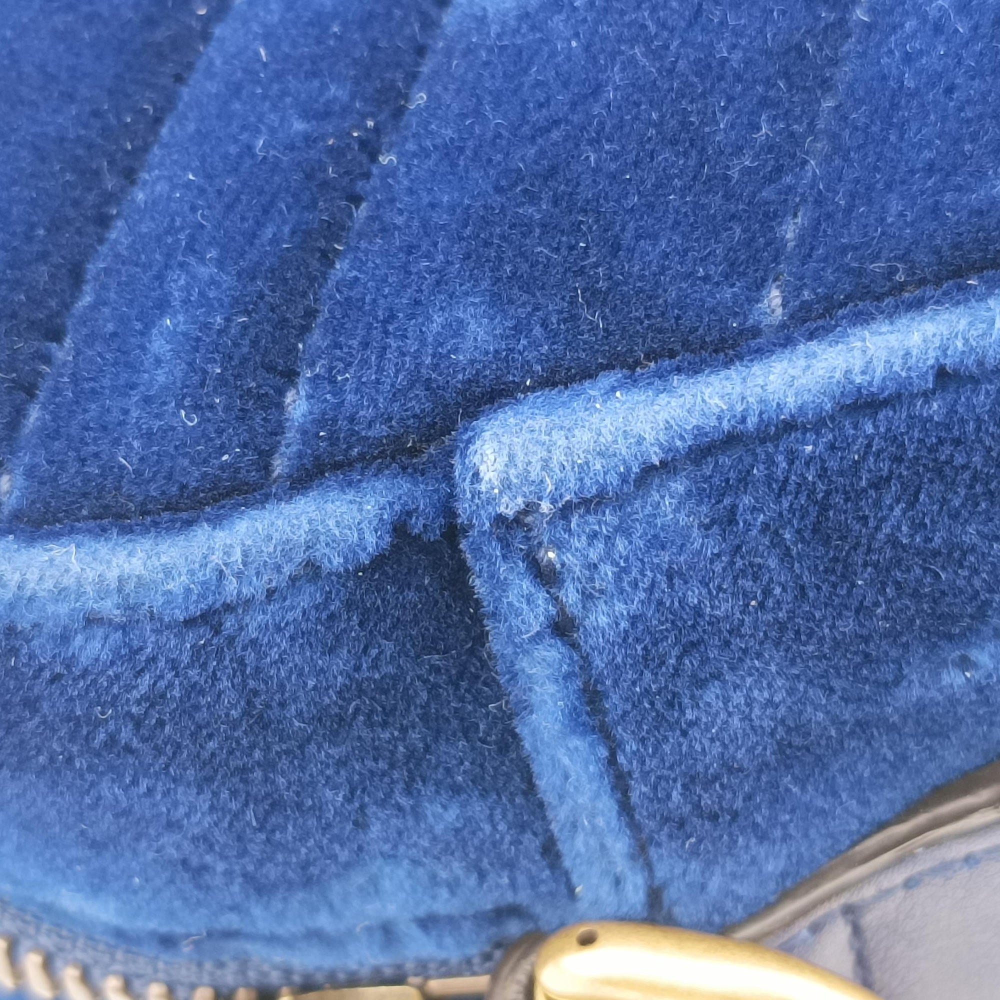 Pre-owned Gucci GG Marmont Blue velour 447632 shoulderbag | stylenewstar